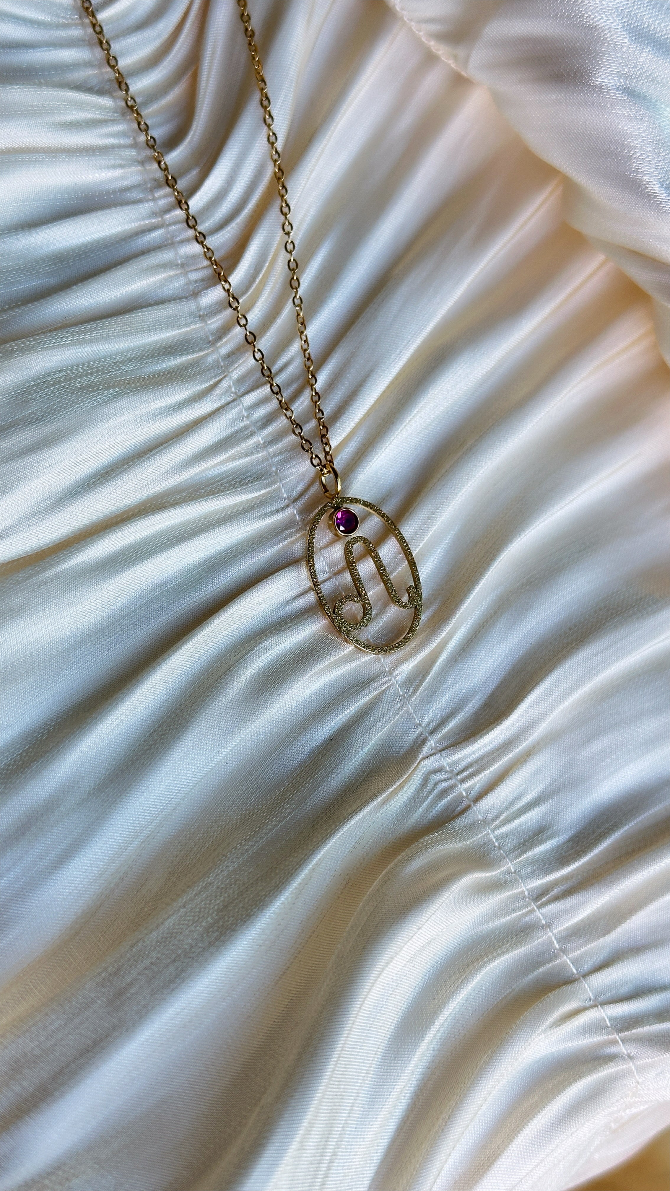 Leo - Zodiac Necklace (Gold)