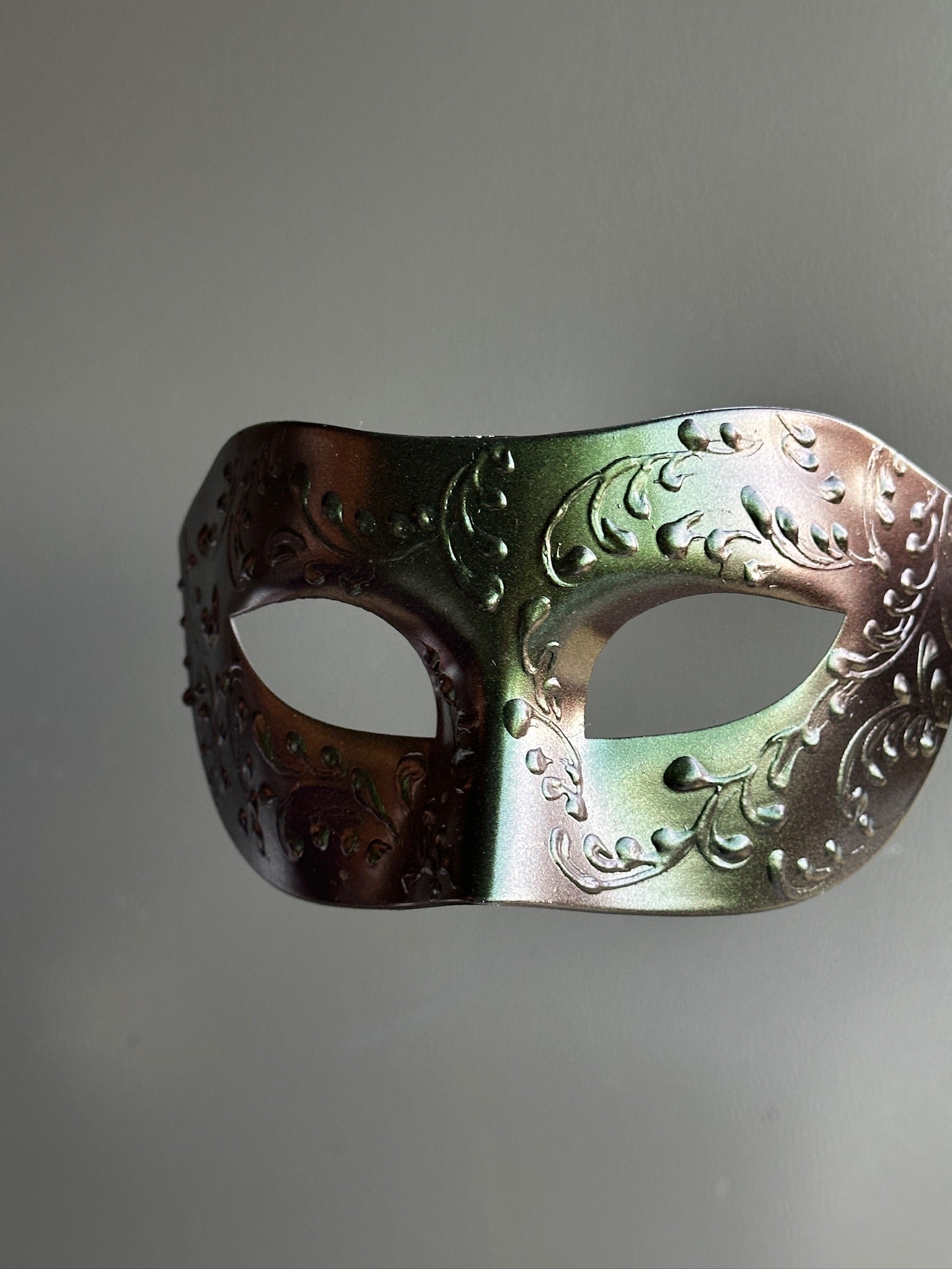 Duskhue – Men’s Mask (Green Bronze)