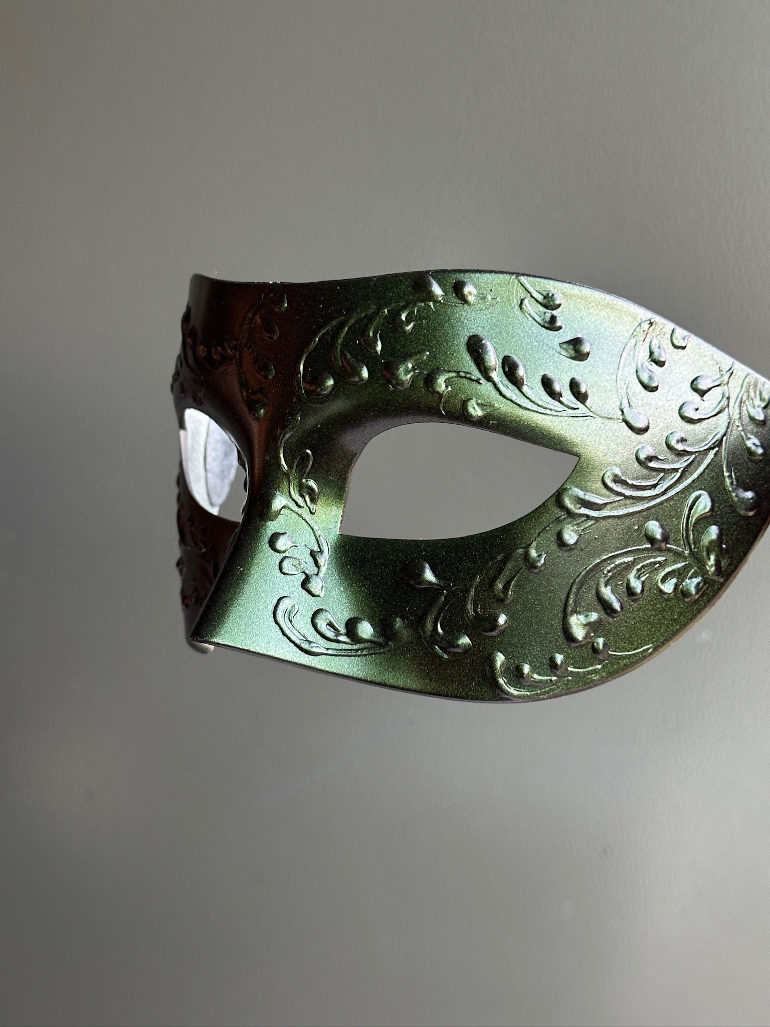 Duskhue – Men’s Mask (Green Bronze)