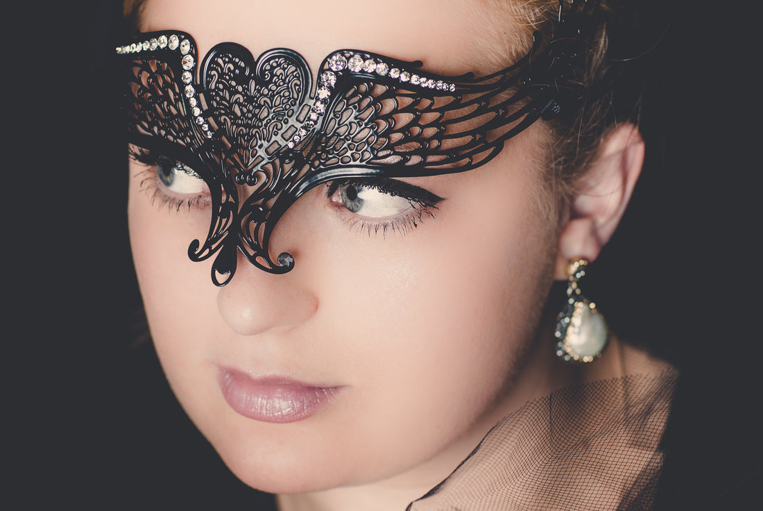 Angel Wing Mask - Black