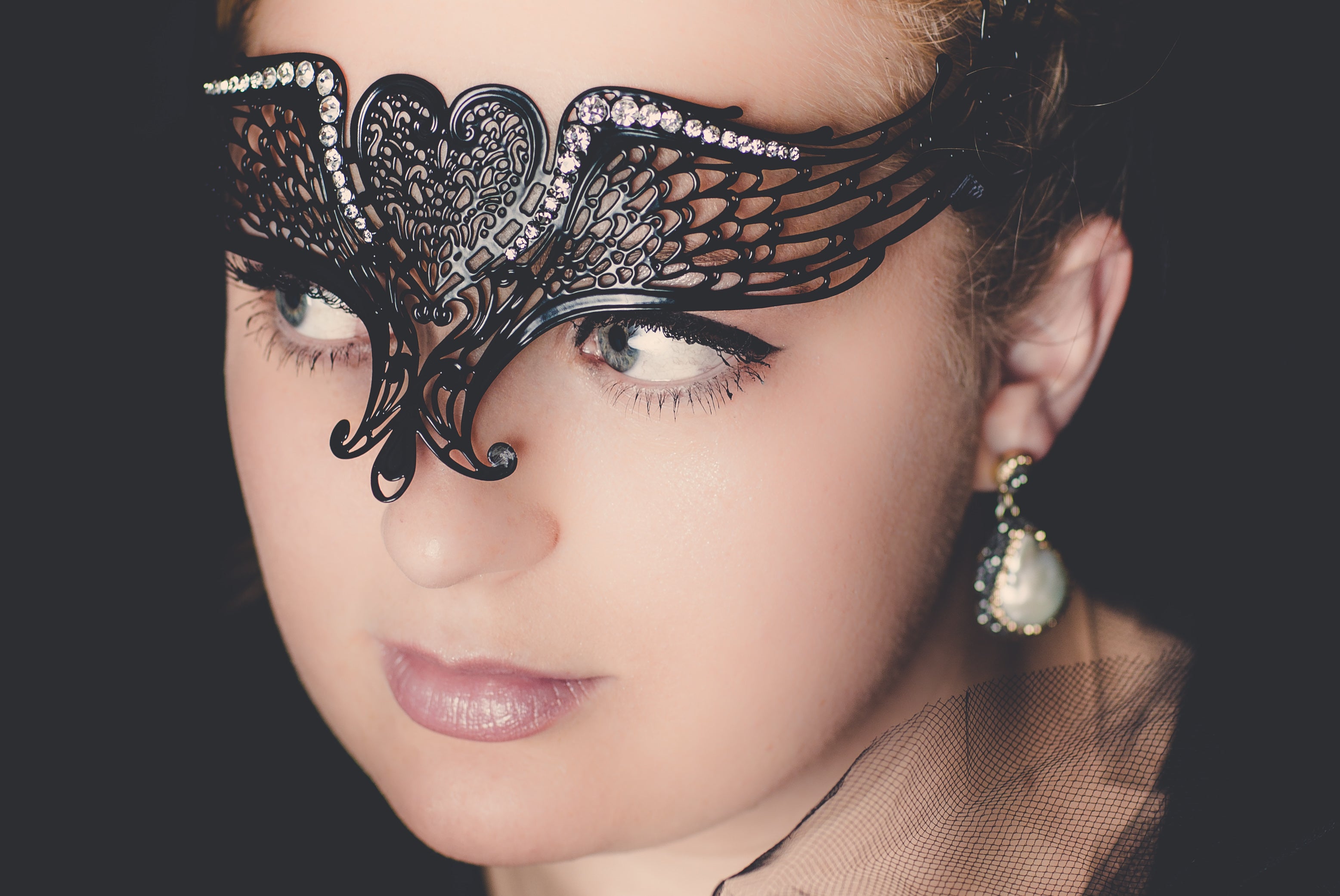 Angel Wing Mask - Black