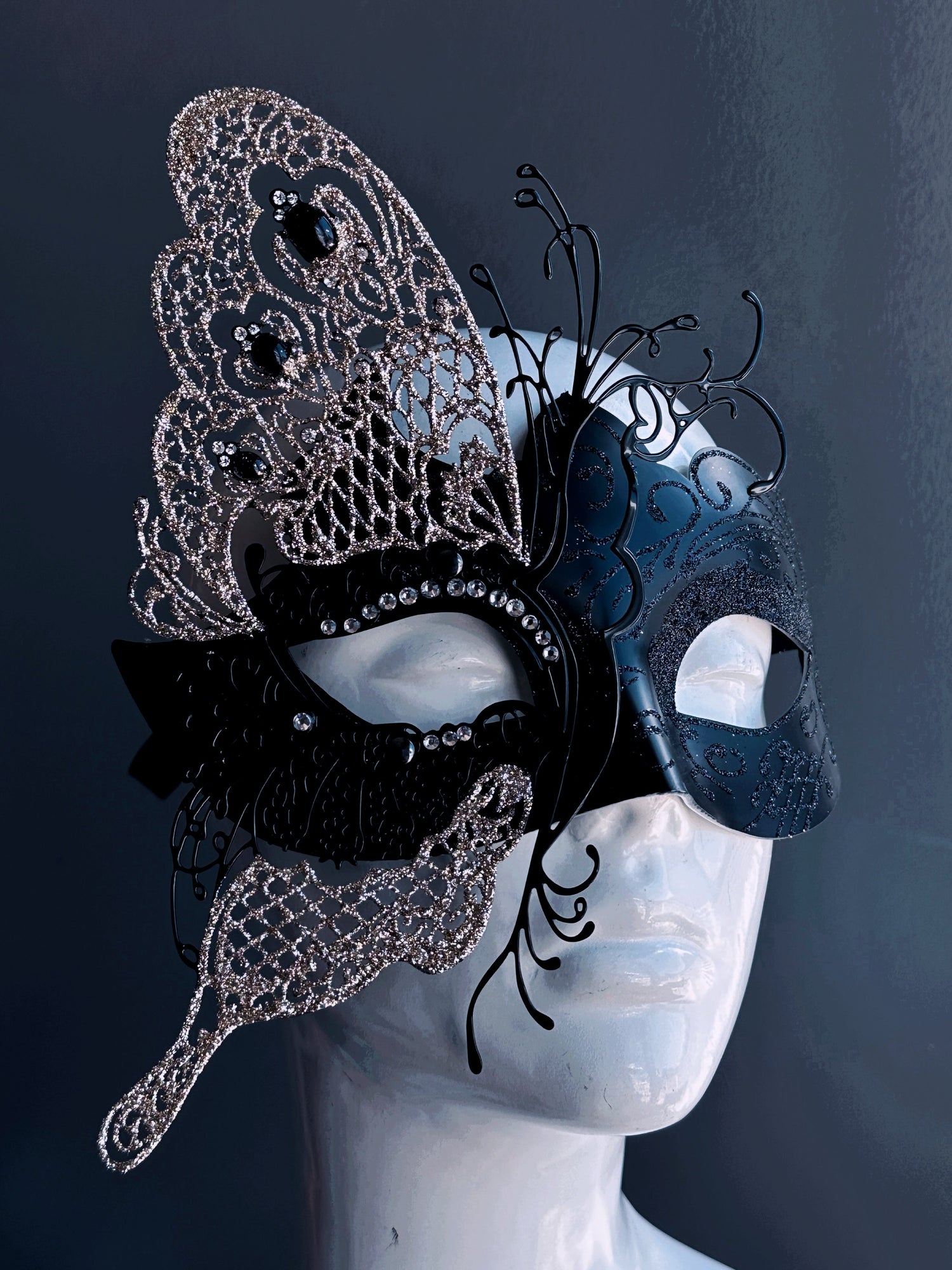 Luxury Butterfly Mask - Black/Silver