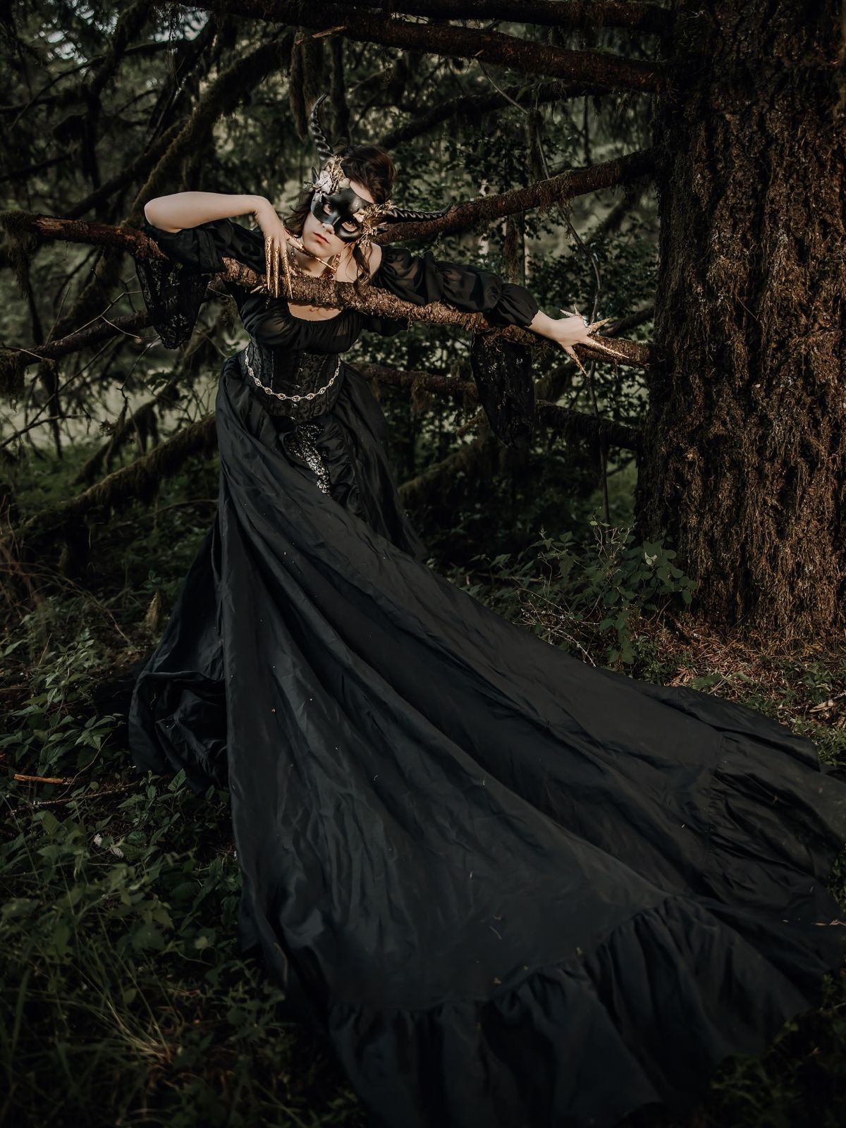Mythical Horn Mask - Woodland