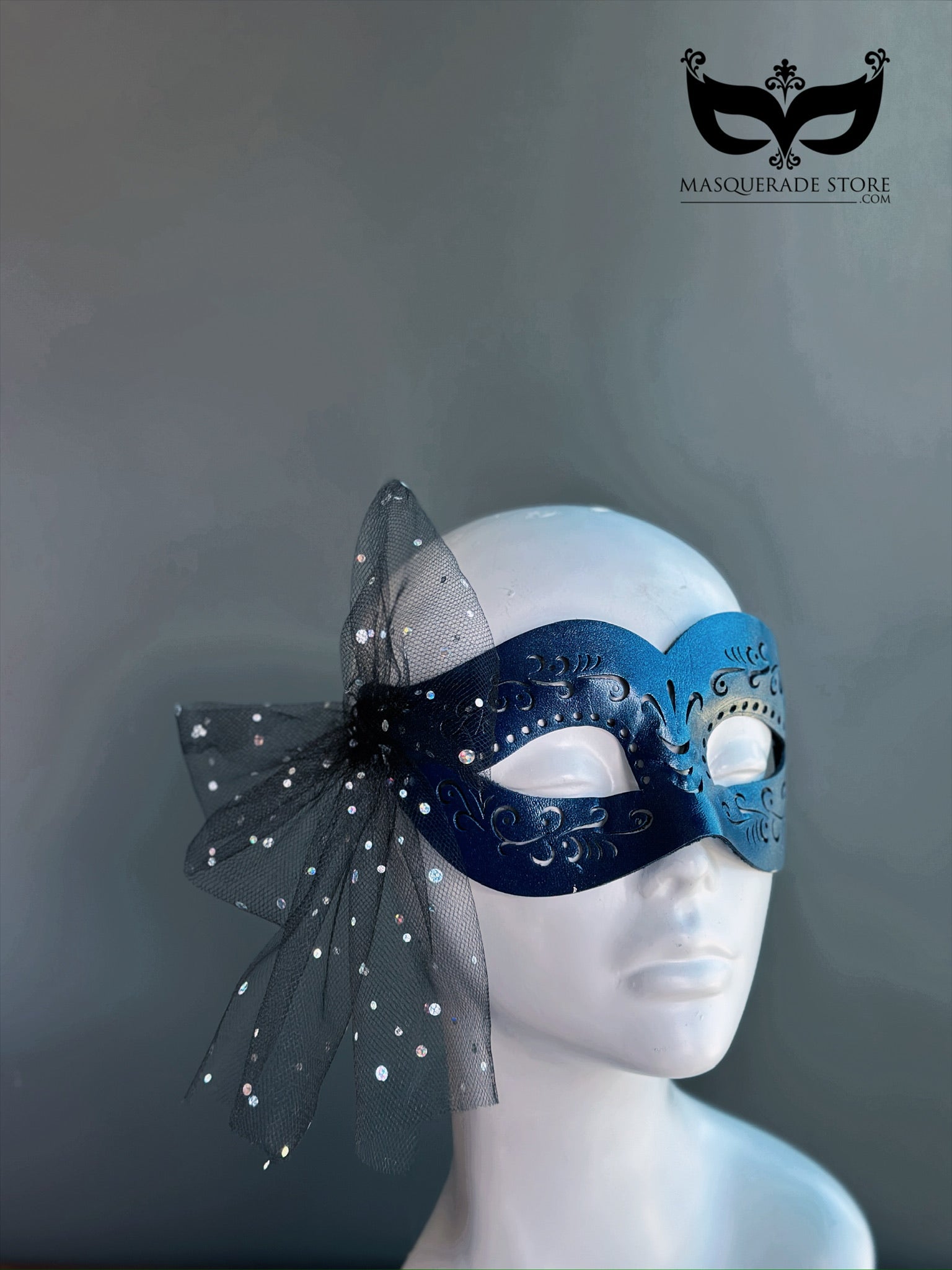 Midnight Bow – Masquerade Mask