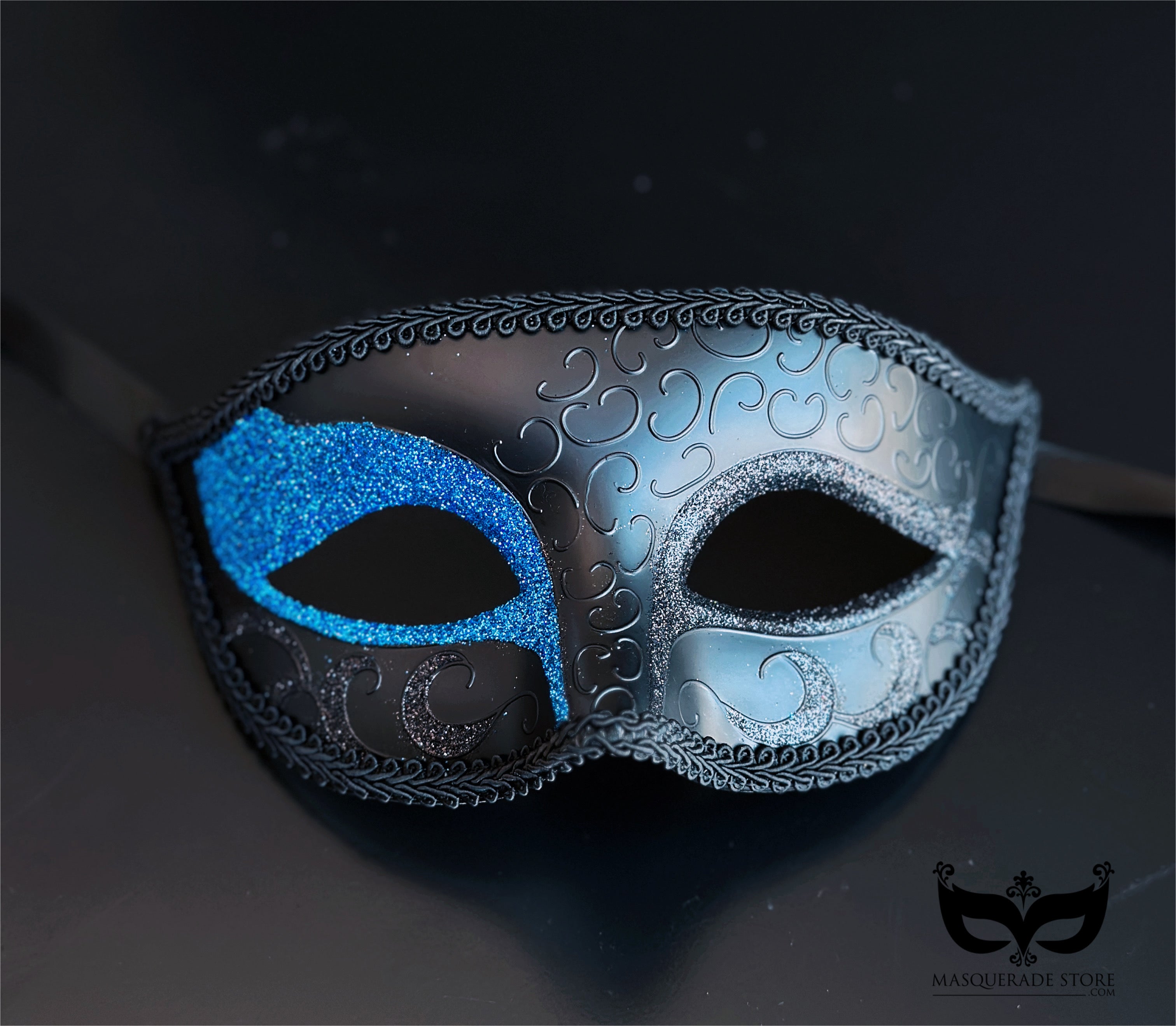 Sapphire Glitter Nocturne – Black Mask