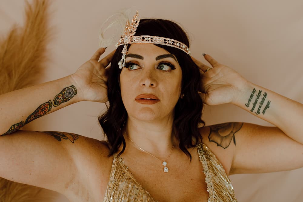 Cameo Catherine	 - Gold