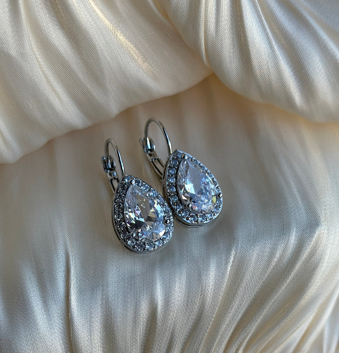 Starlume Teardrop Halo Earrings (Silver)