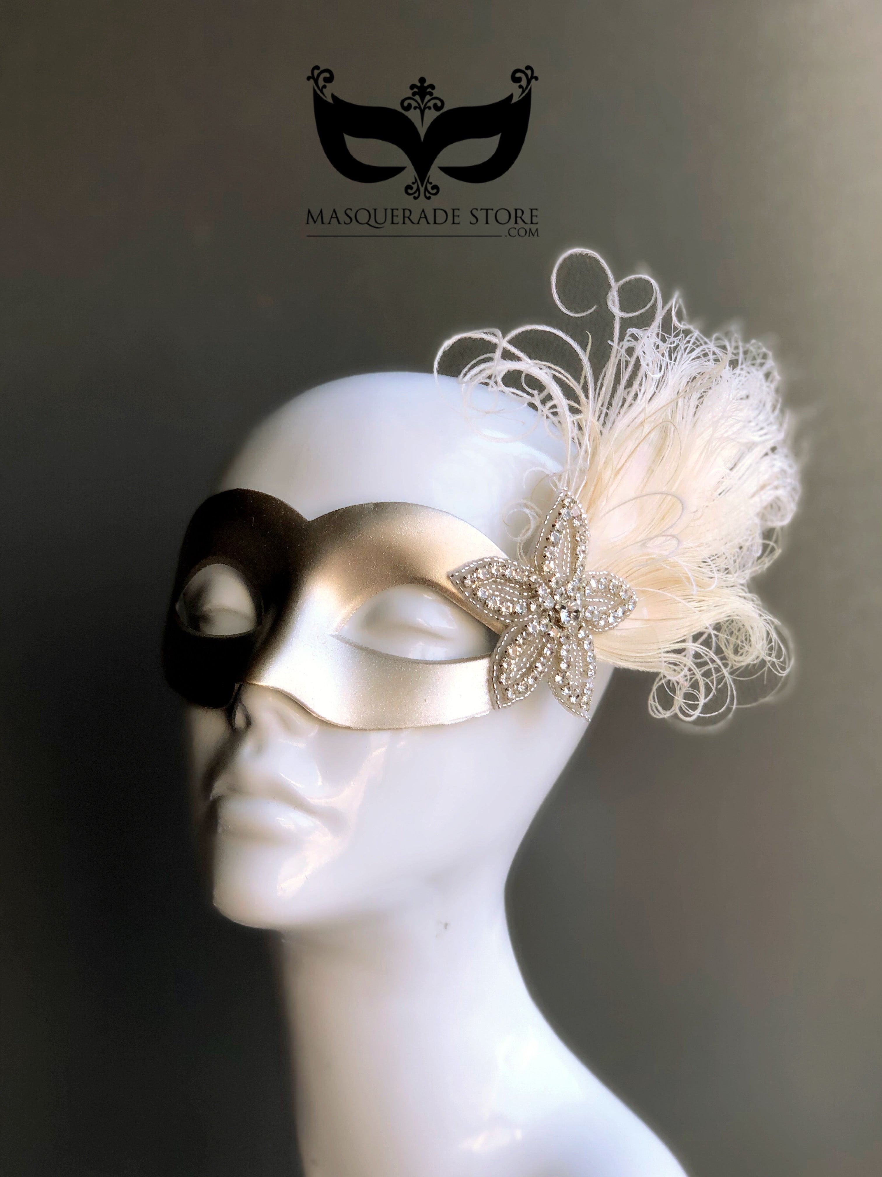 The Grace Mask - Cream Feathers