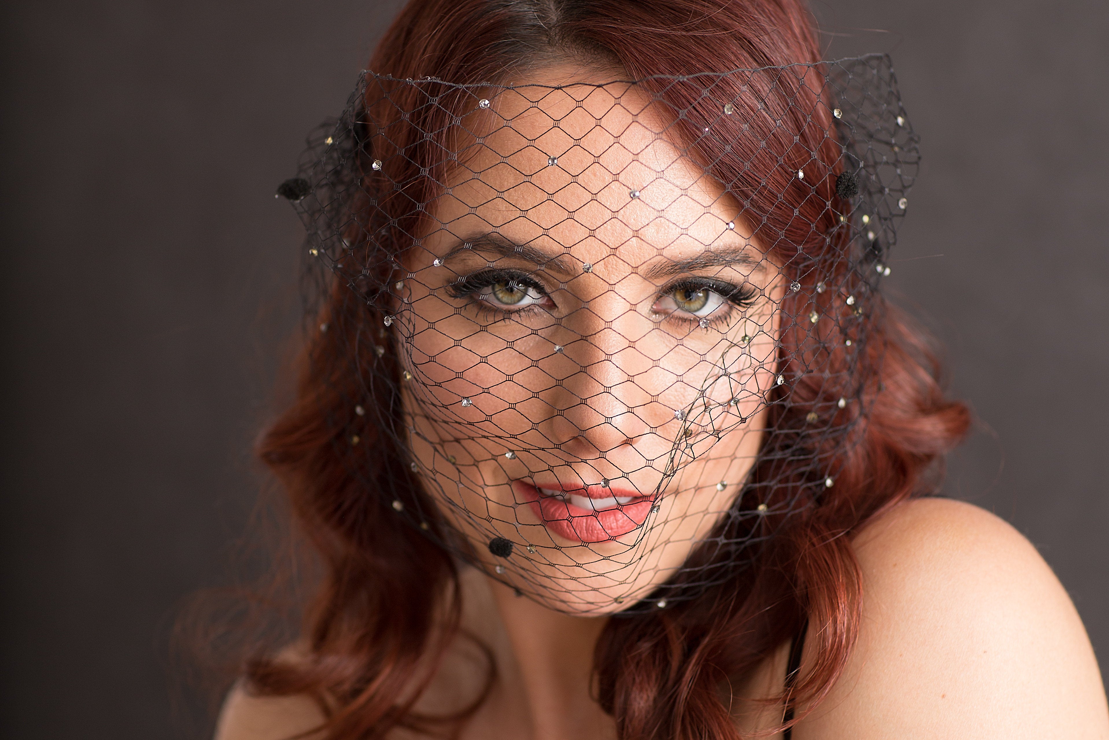 Fishnet Veil With Rhinestones - Black