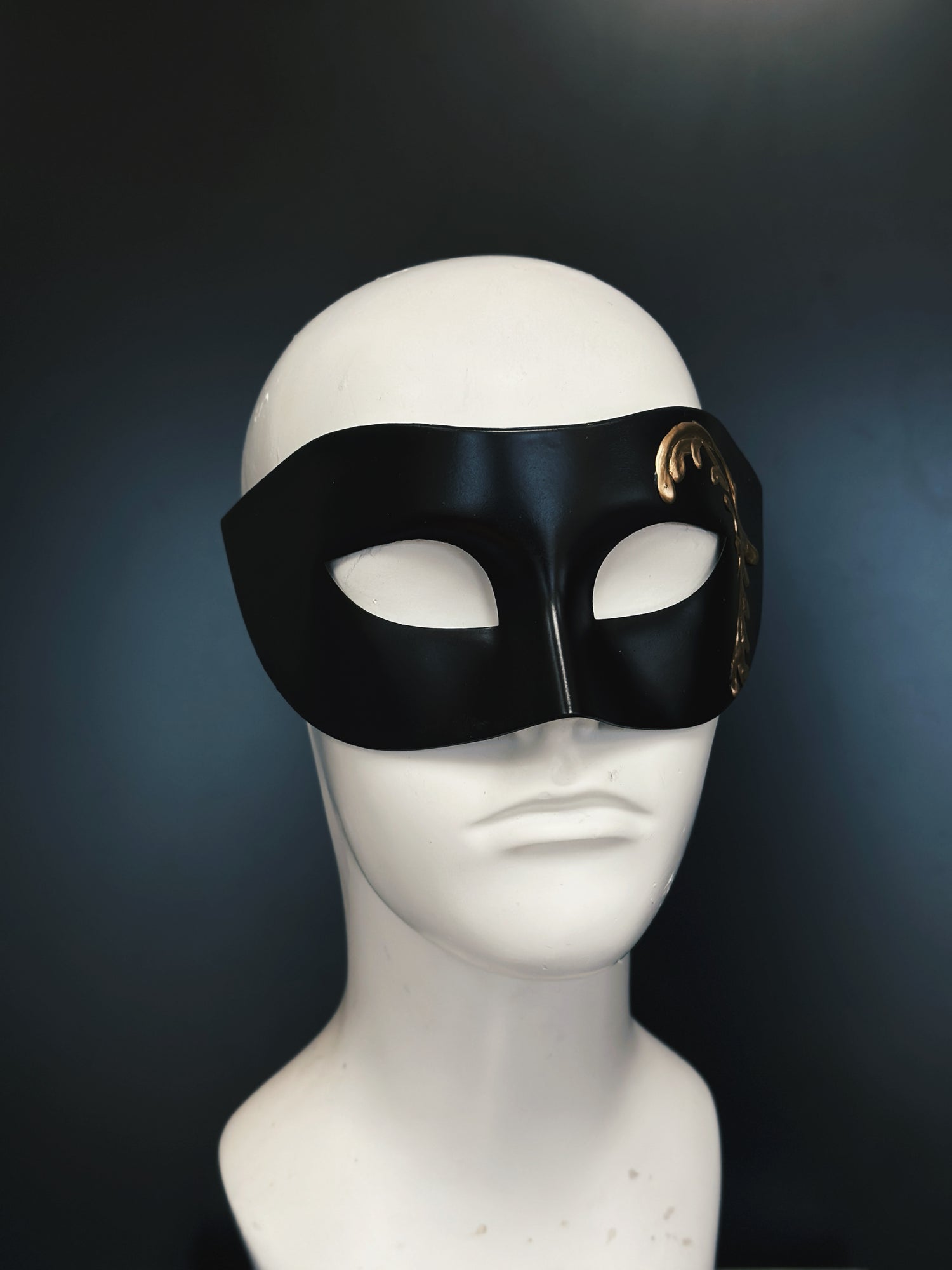 Venetian Mask - Golden Crest