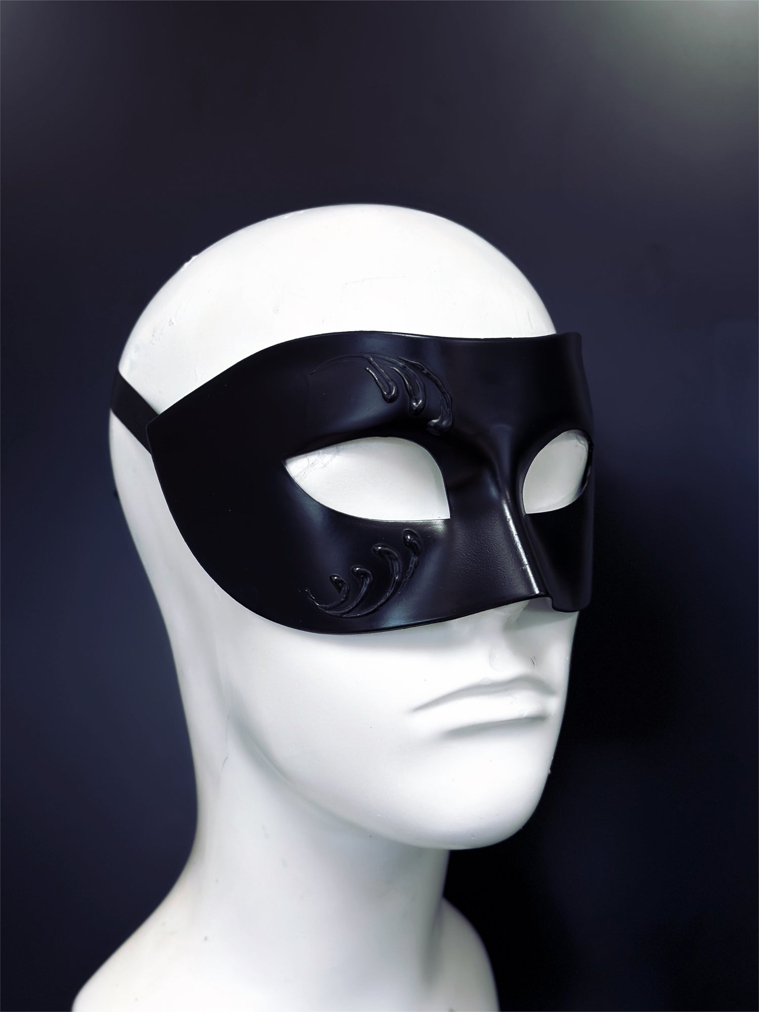 Venetian Mask - Noir Etches