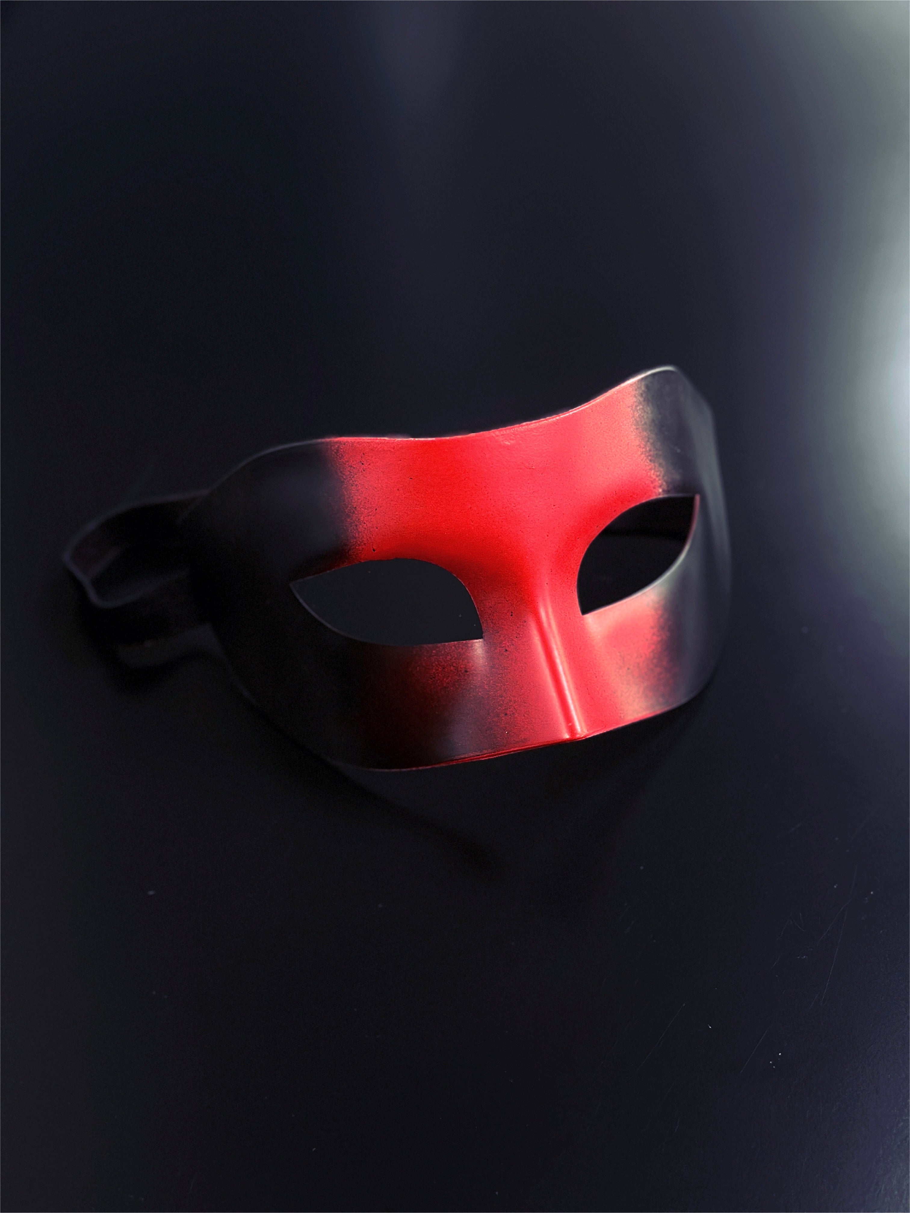 Scarlet Shadows Mens Mask - Red & Black