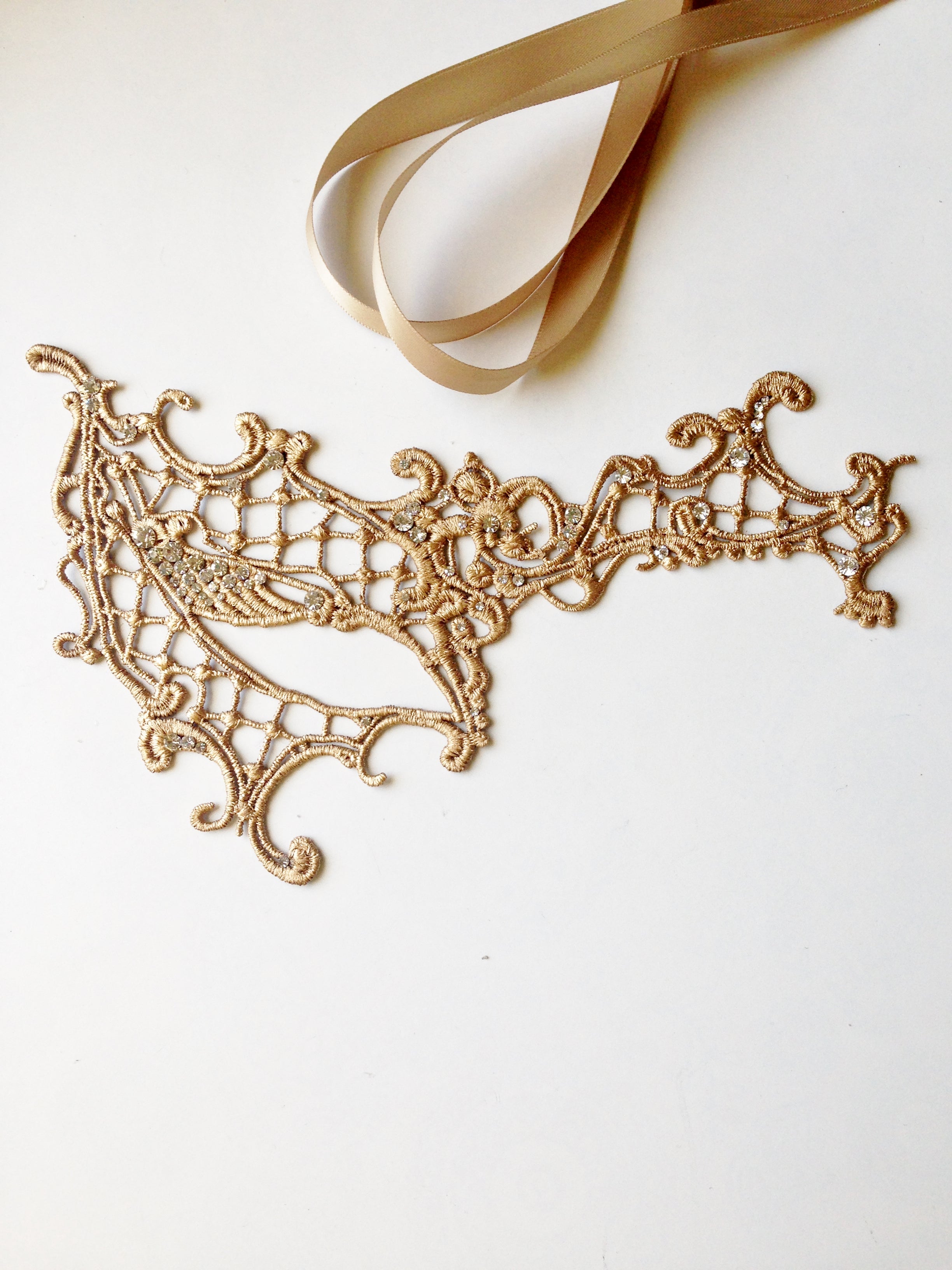 Phantom Lace Mask - Gold