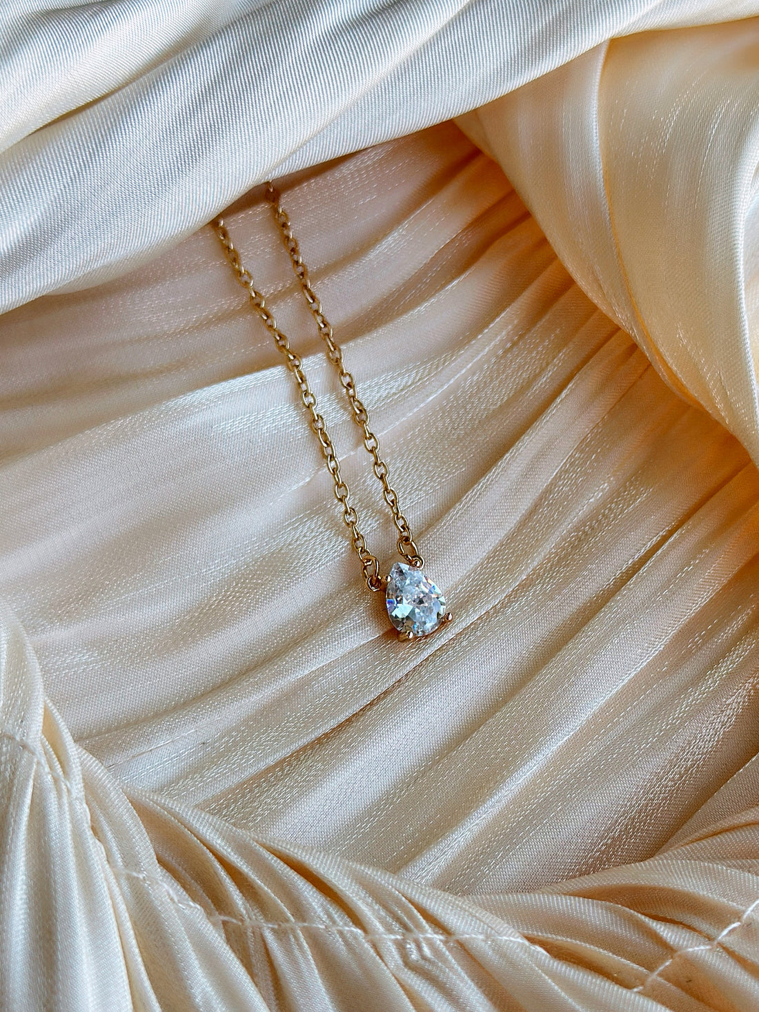 Frozen Tear - Necklace (Gold)