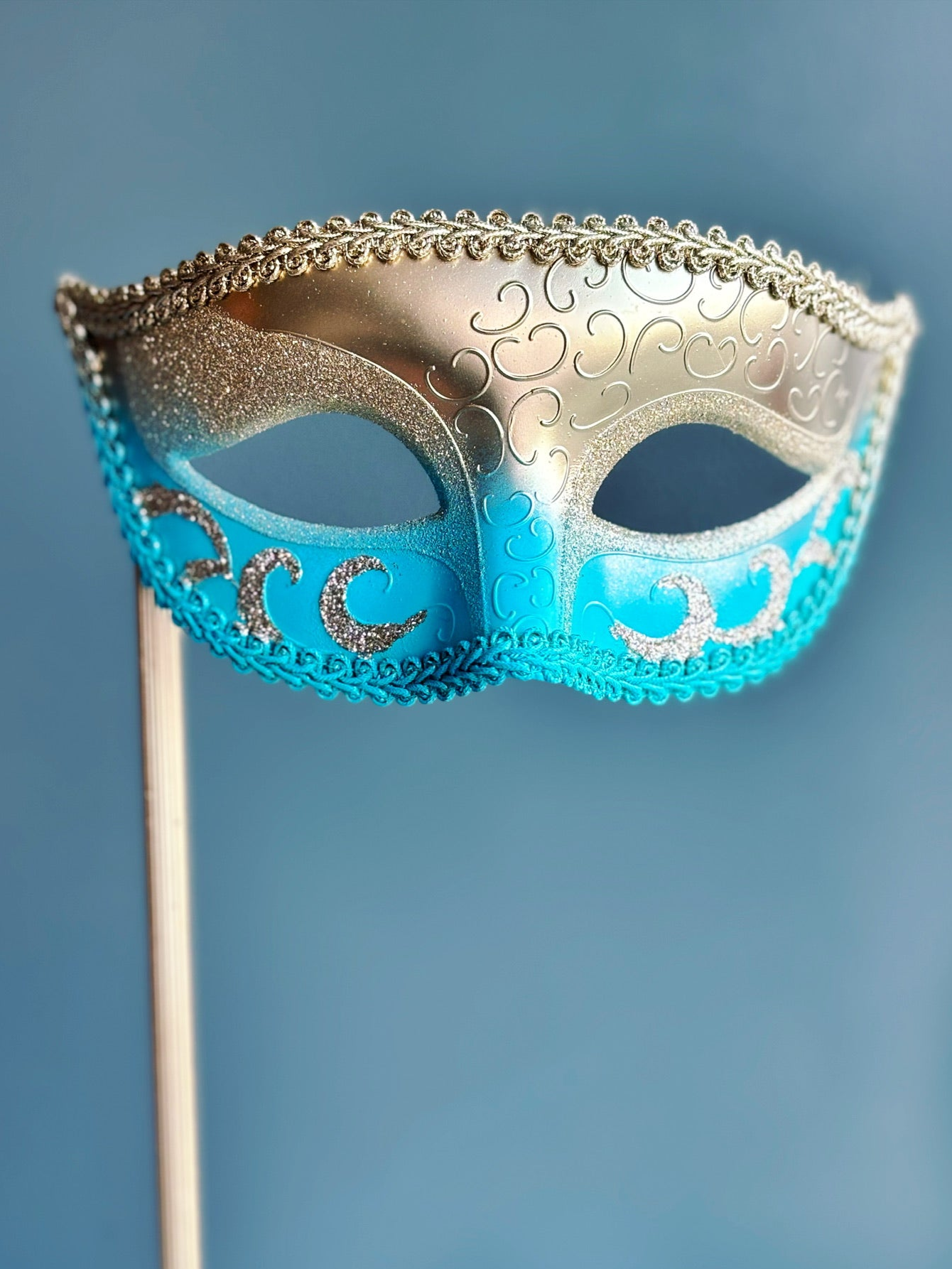 Valor Handheld Stick Mask - Gold/Turquoise