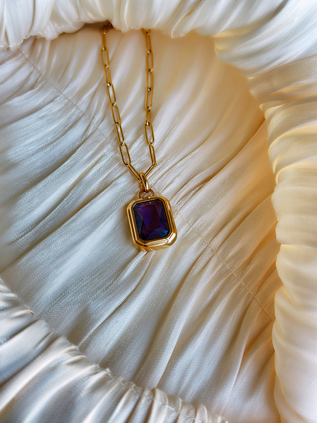 Regal Gem - Necklace (Gold/Purple)