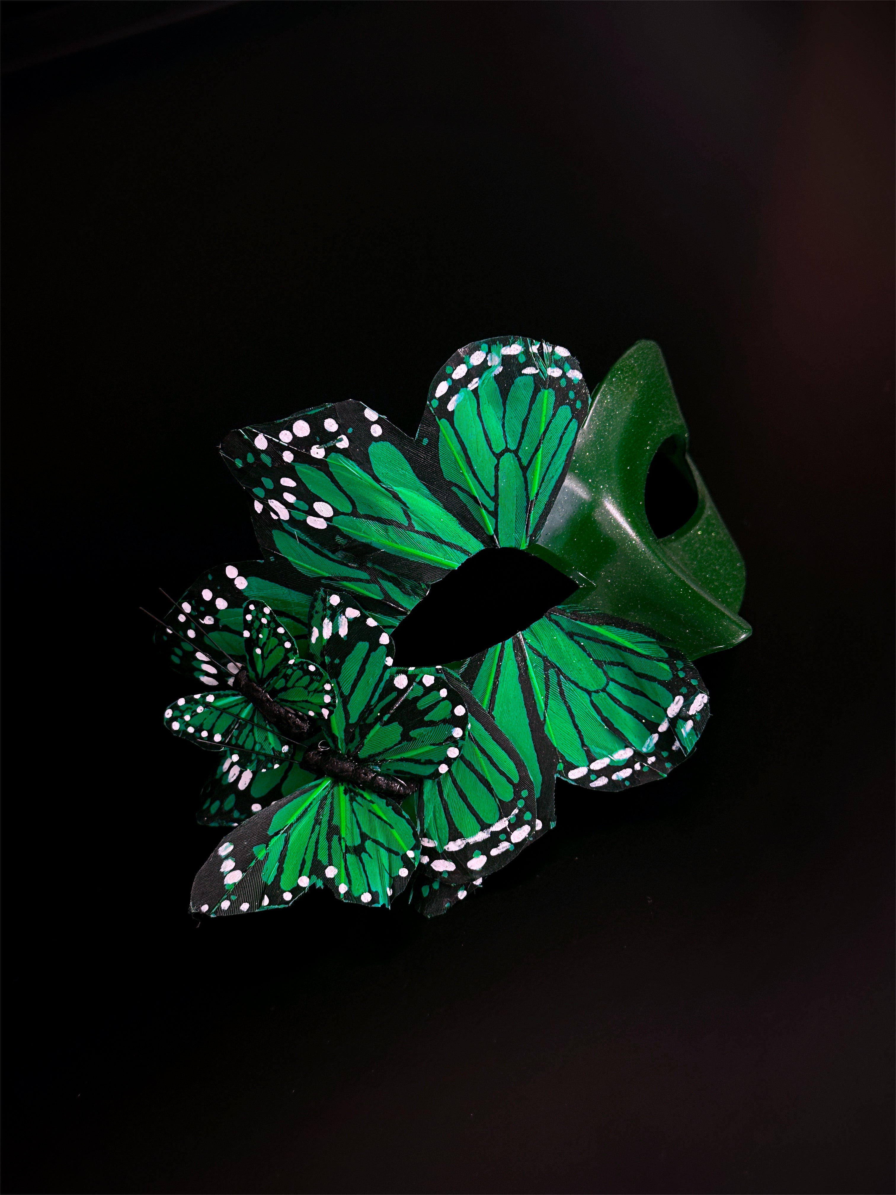 Fluttering Butterfly Mask - Green