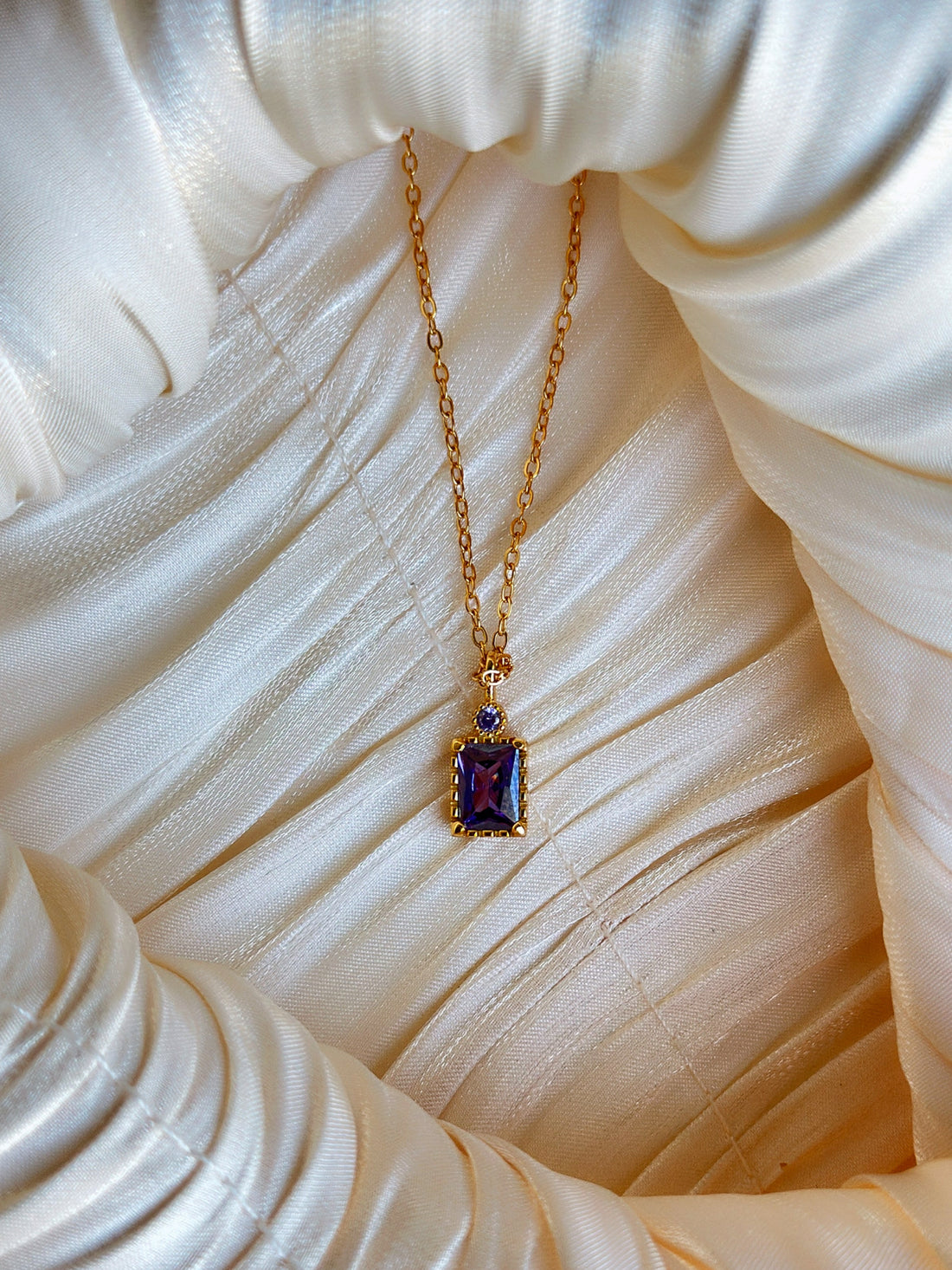 Maude - Necklace (Gold/Purple)