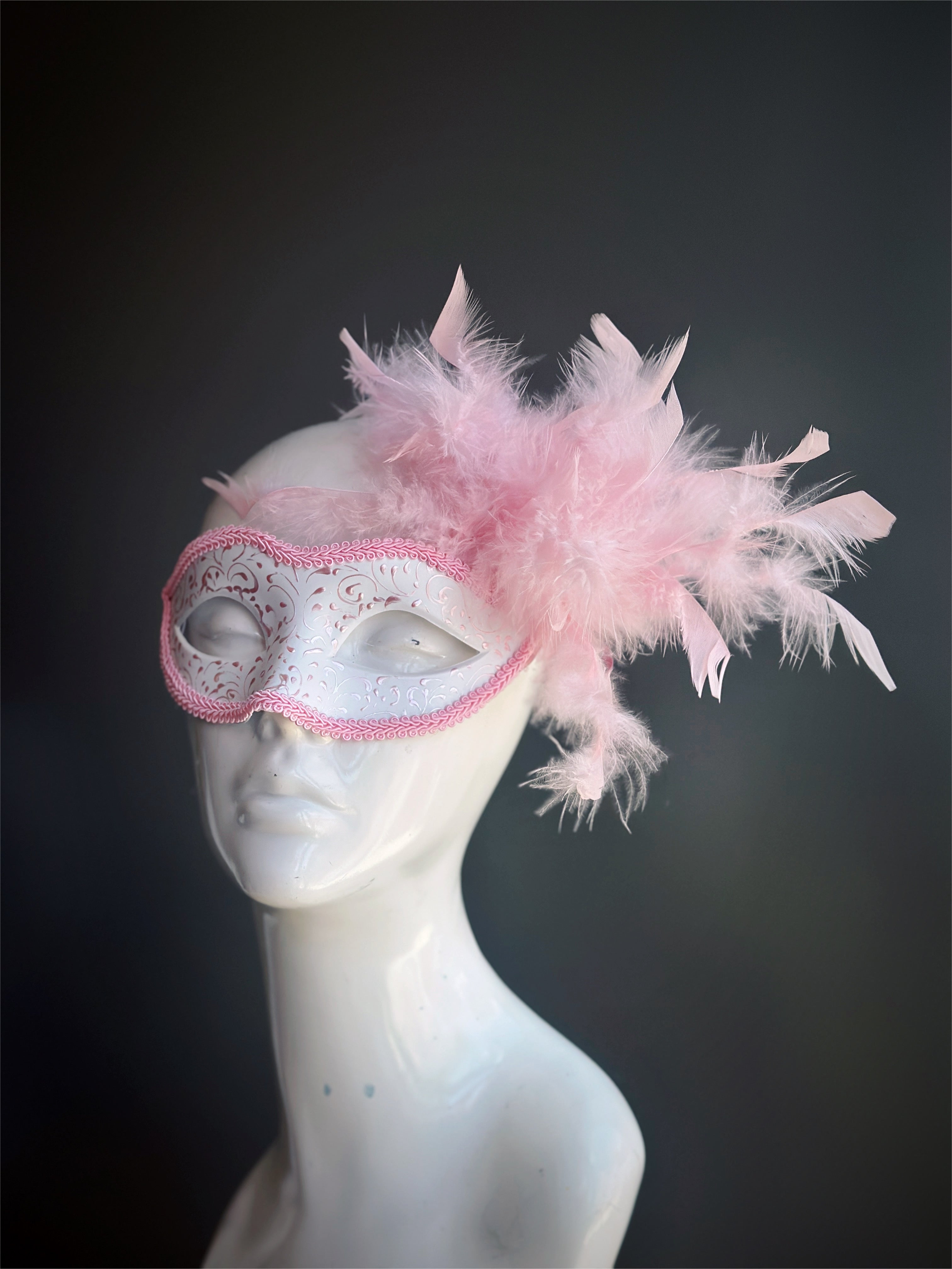 Grace Filigree Mask - Pink Feathers