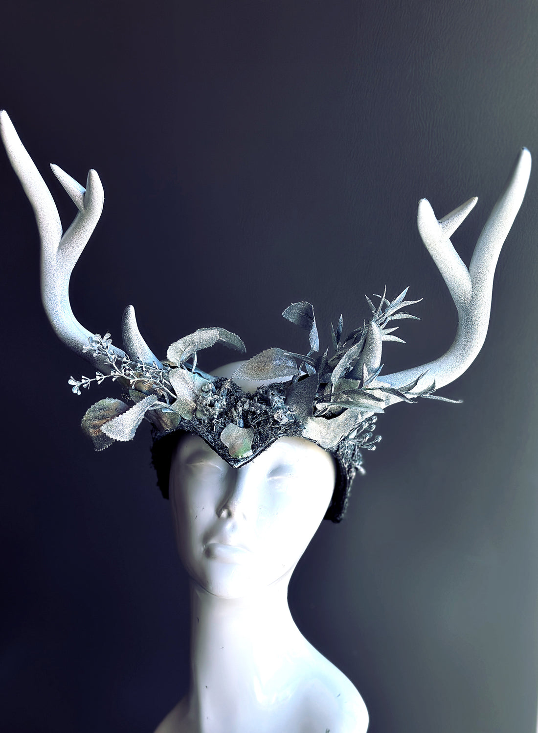 Winter Frost – Antler Headdress