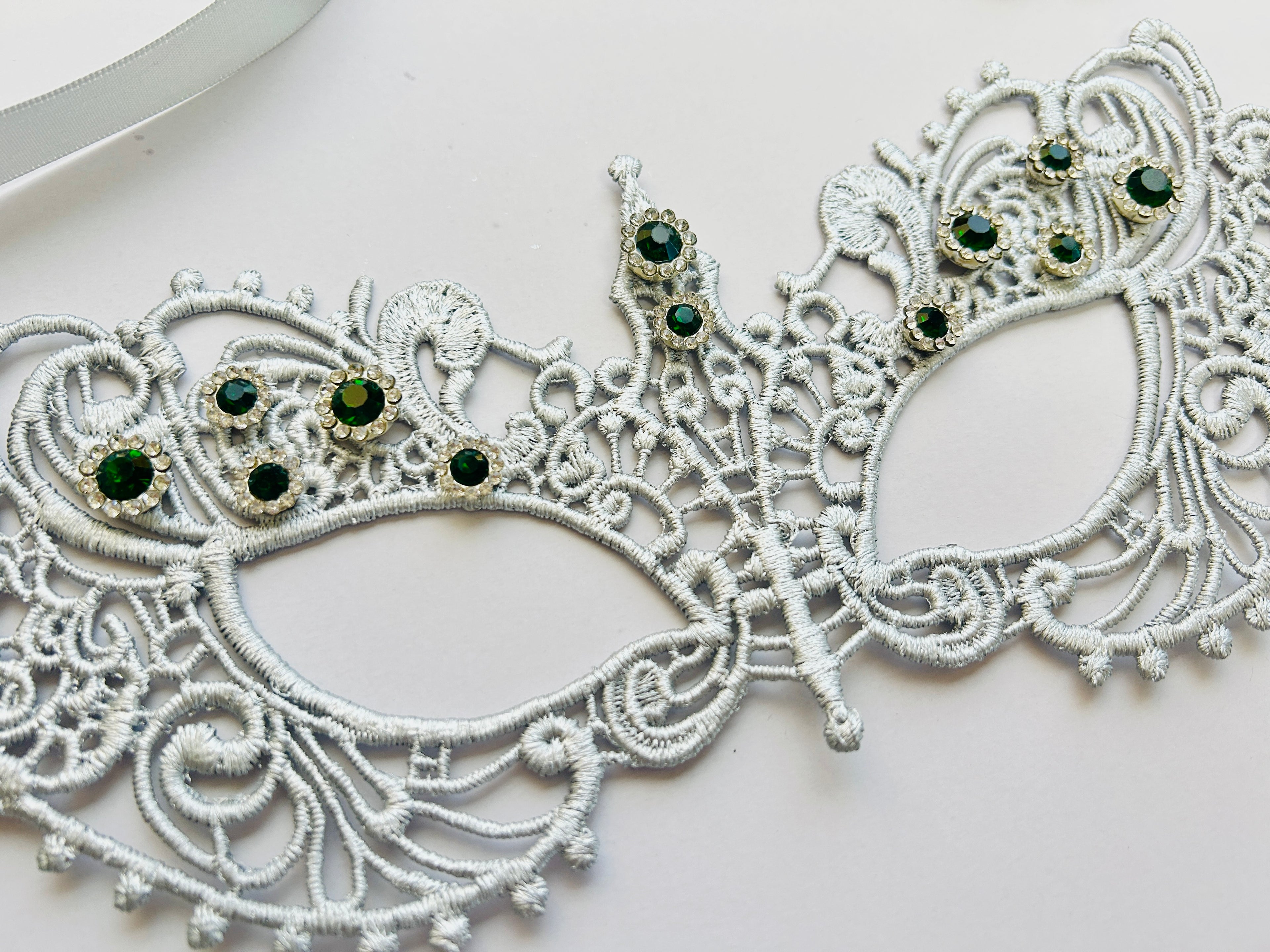 Royale Gala Mask - Silver Emerald