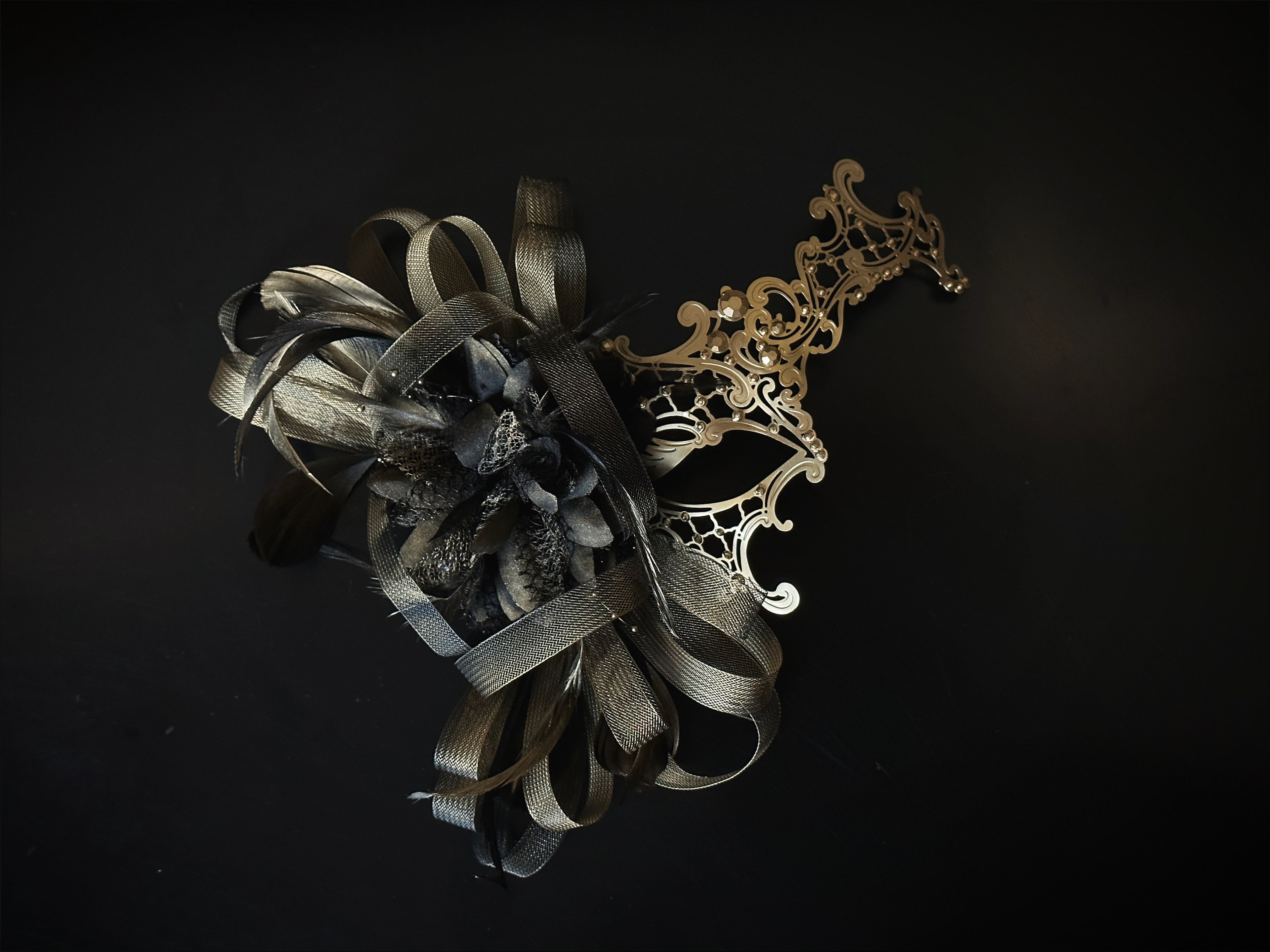 Phantom Metal Gold Mask - Brown Tulle