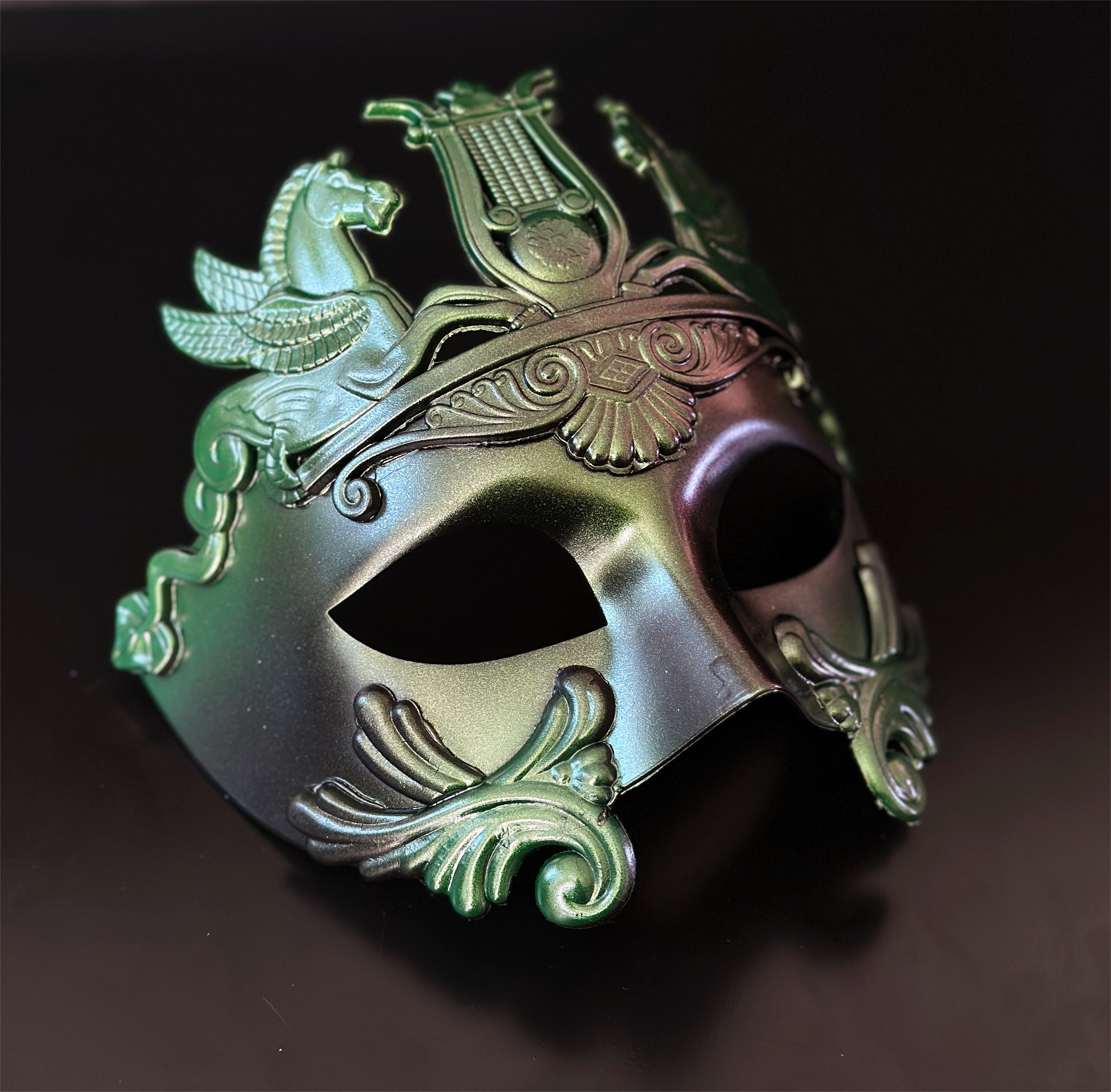 Roman Horse Regent Duo - Gold & Green metallic