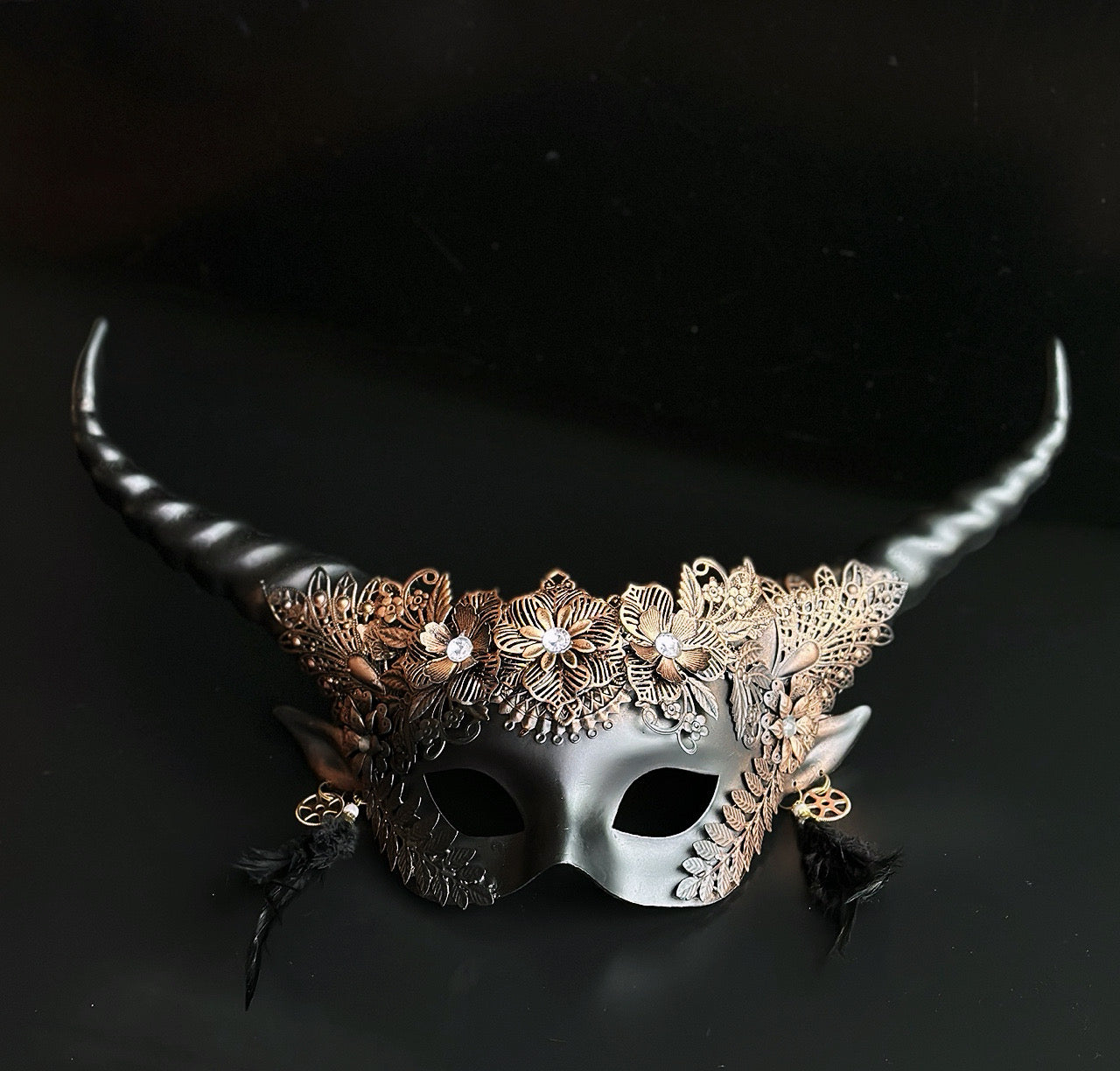 Midnight Ritual Horned Couples - Bronze/Black