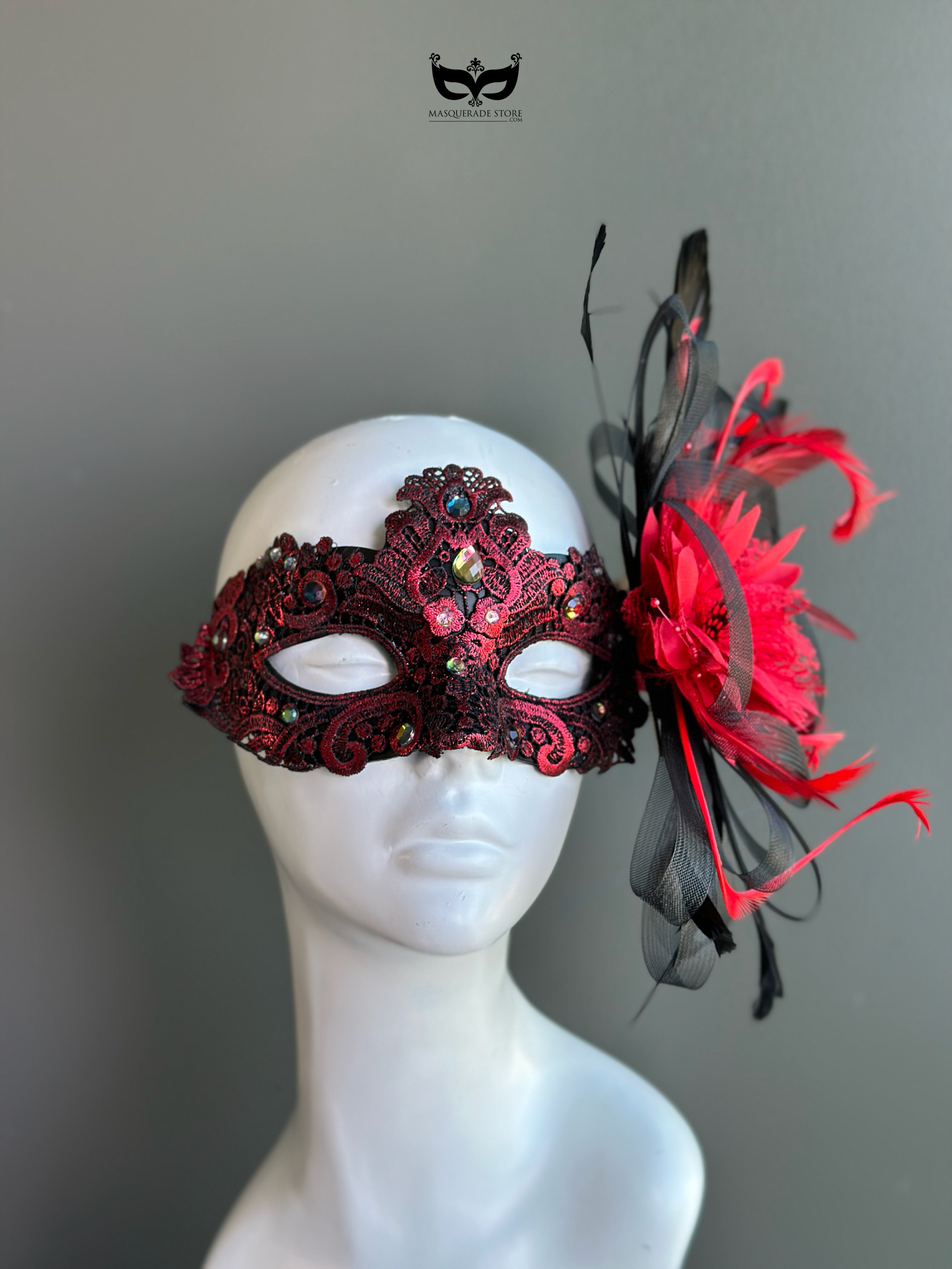 Macrame Mask - Red/Black
