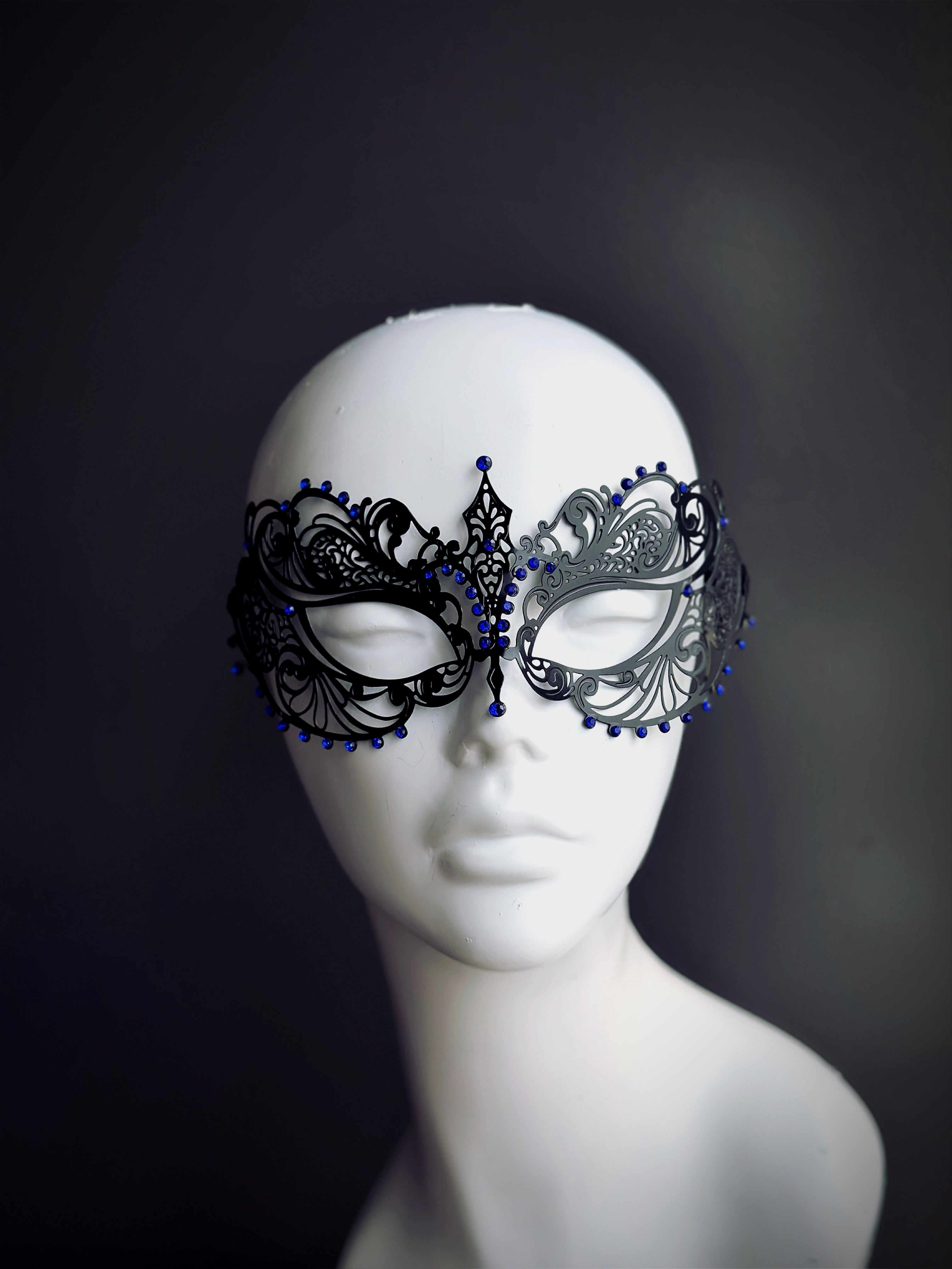Ana Black Metal Mask - Blue