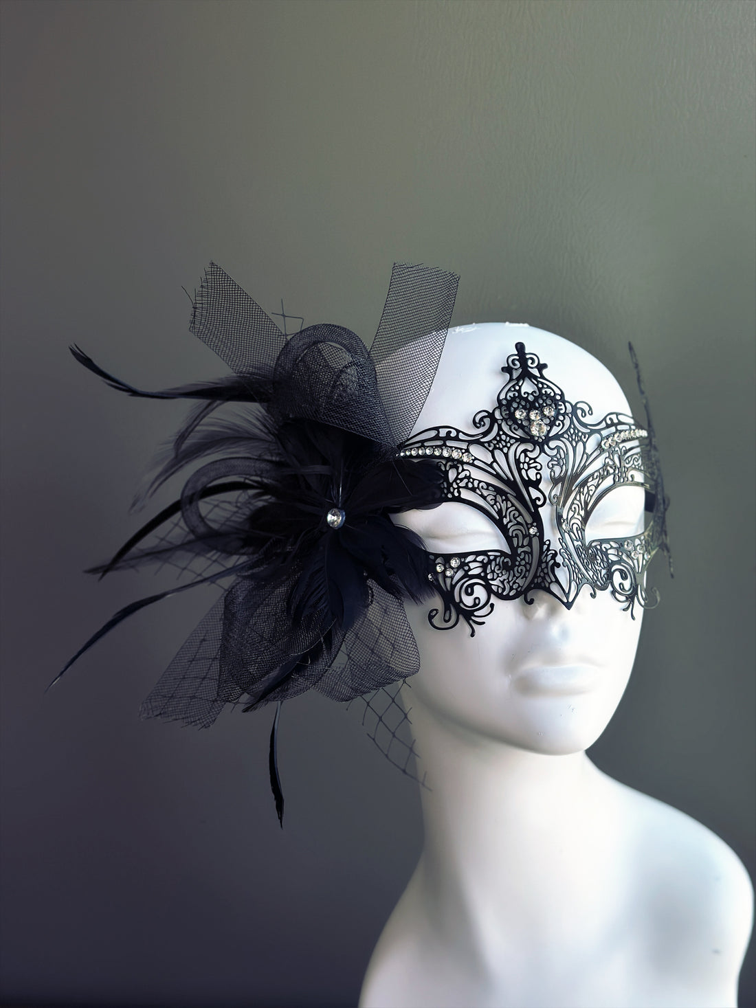 Gossip Black Metal Mask - Black Feather