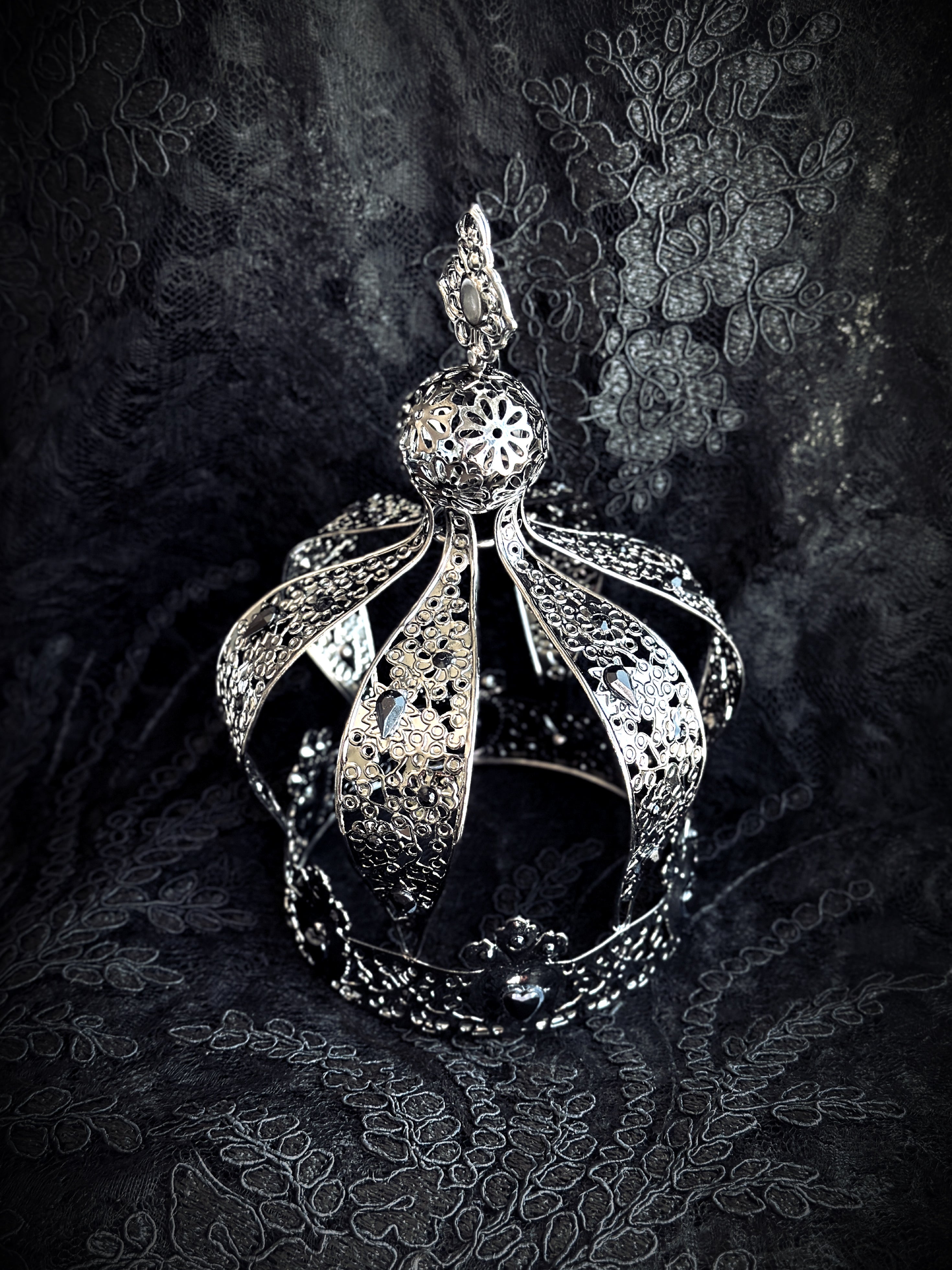 Obsidian Heirloom Crown - Silver