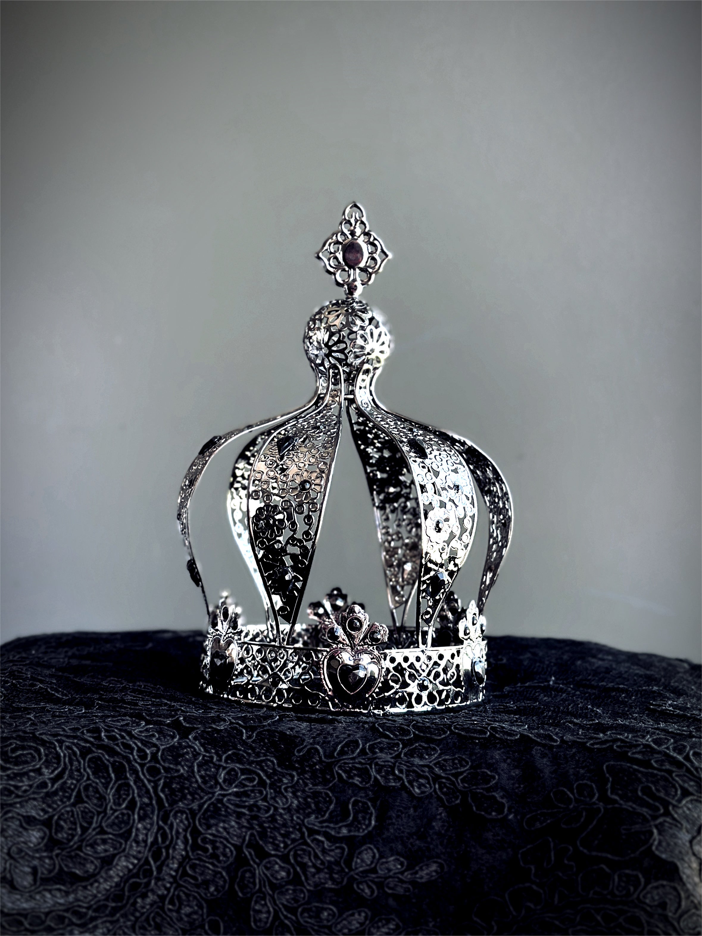 Obsidian Heirloom Crown - Silver