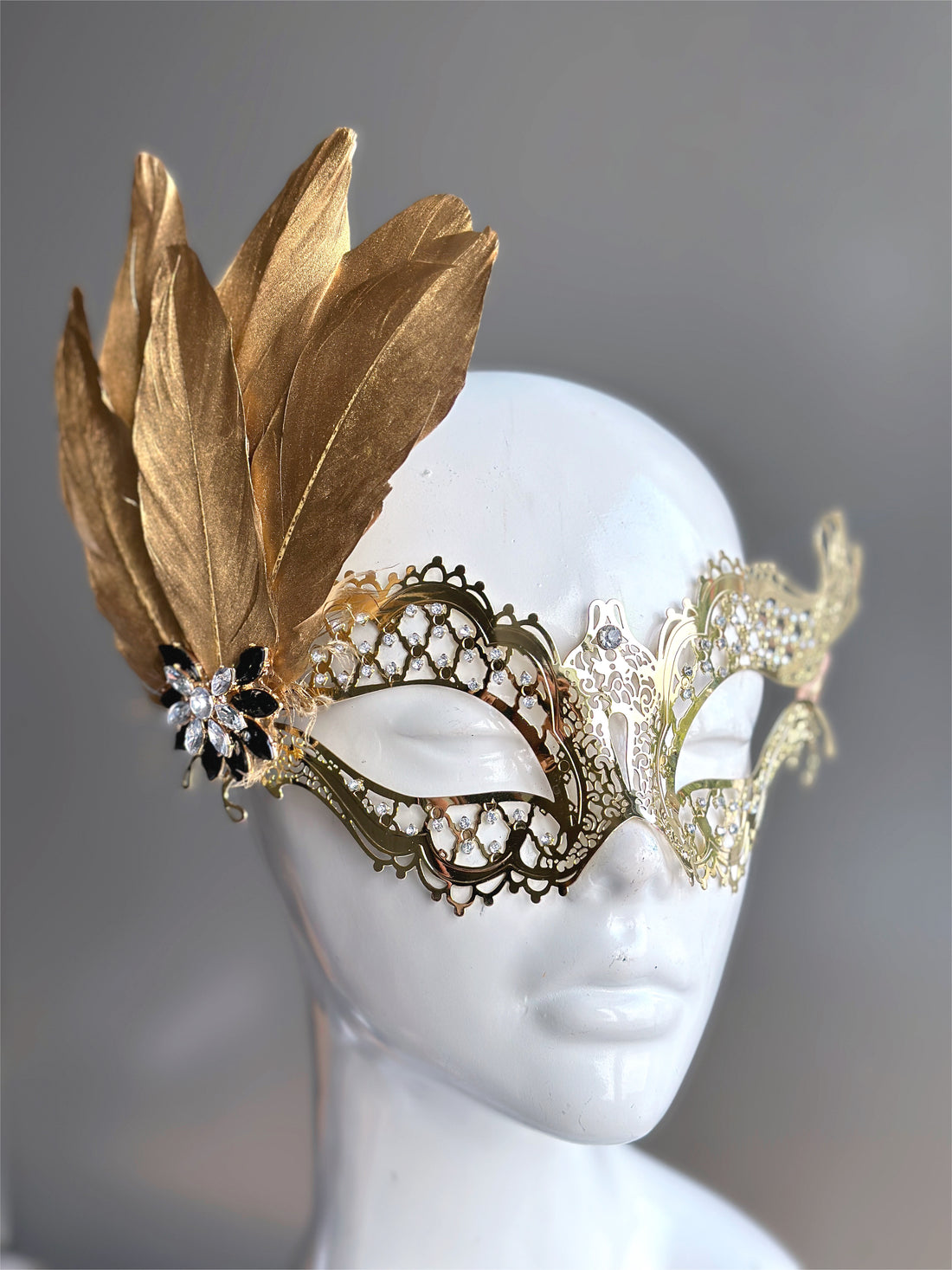 Katherine Mask - Elegant Gold Feathers