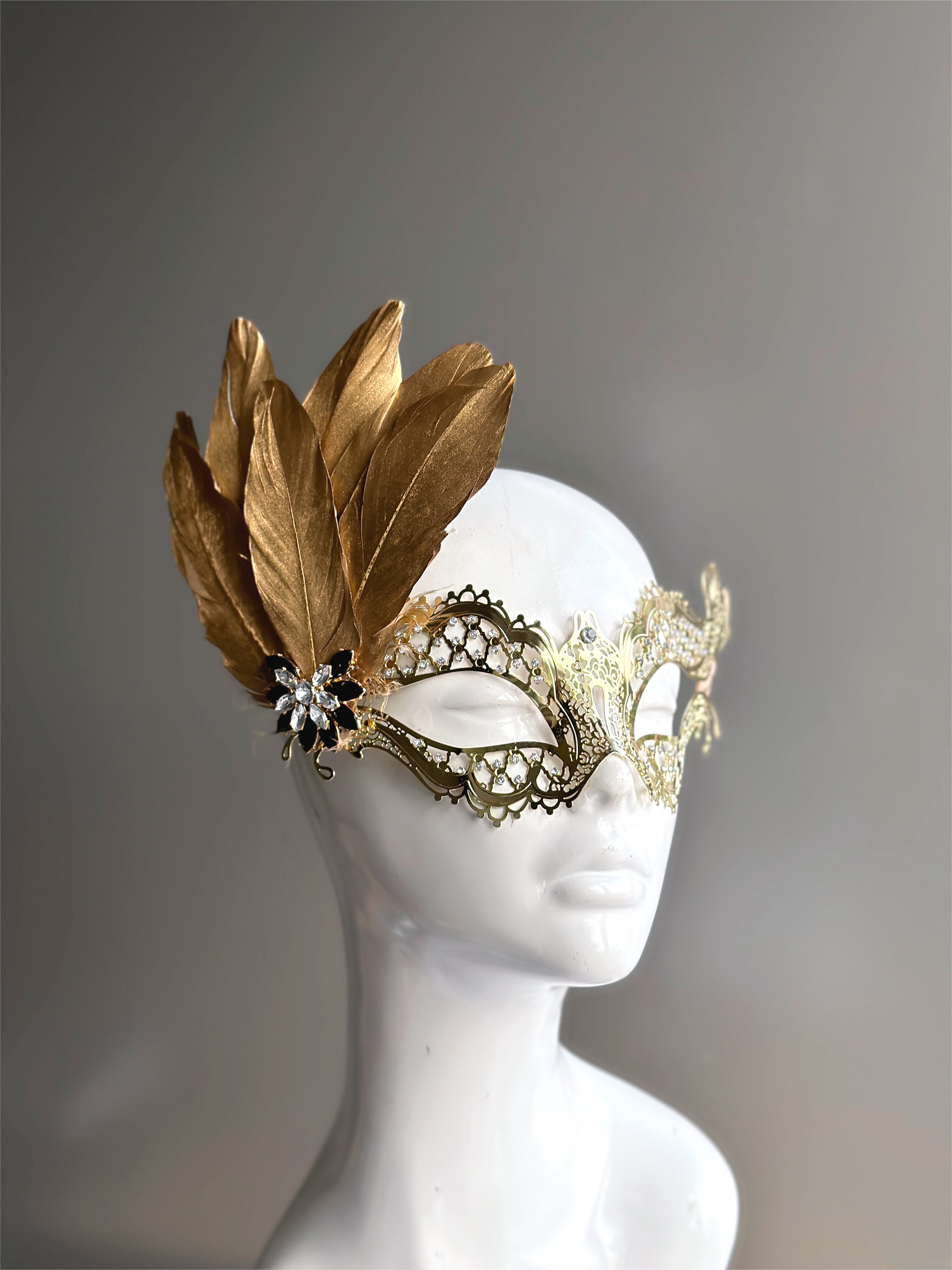 Katherine Mask - Elegant Gold Feathers