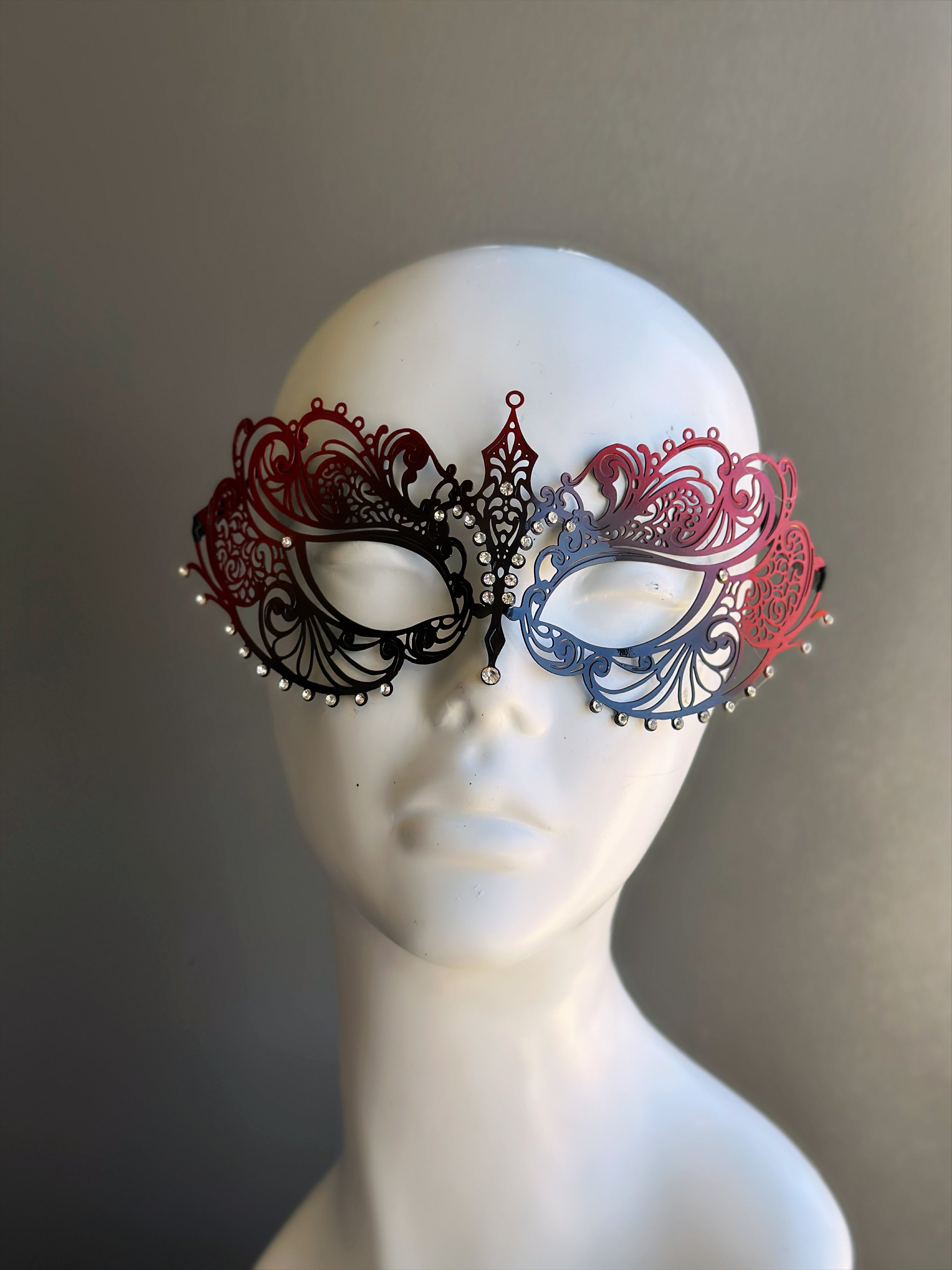 Ana Eleganza Metal Mask- Black and Red