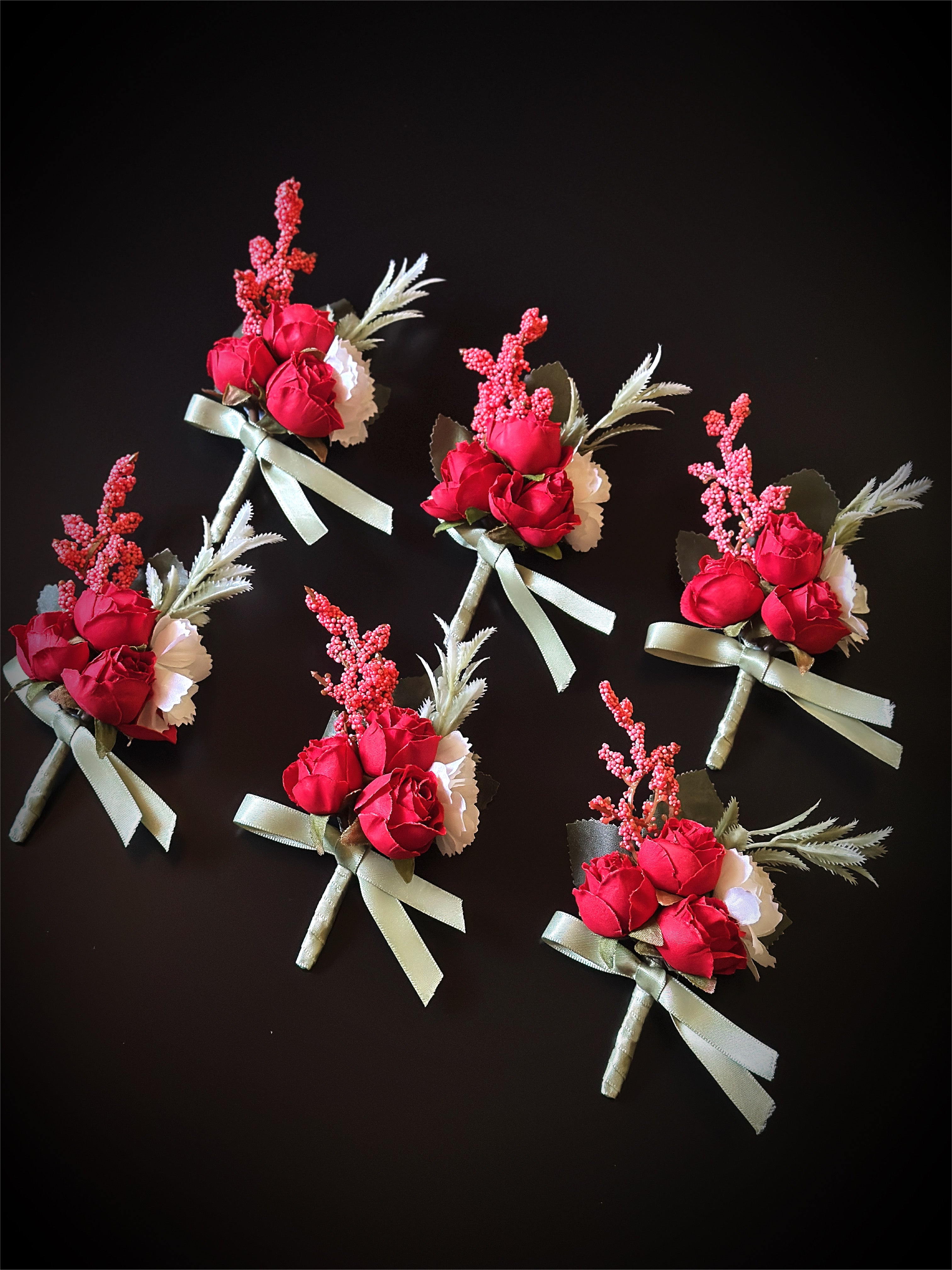 Wedding Boutonniere Set - 6 PCS - Red Green White