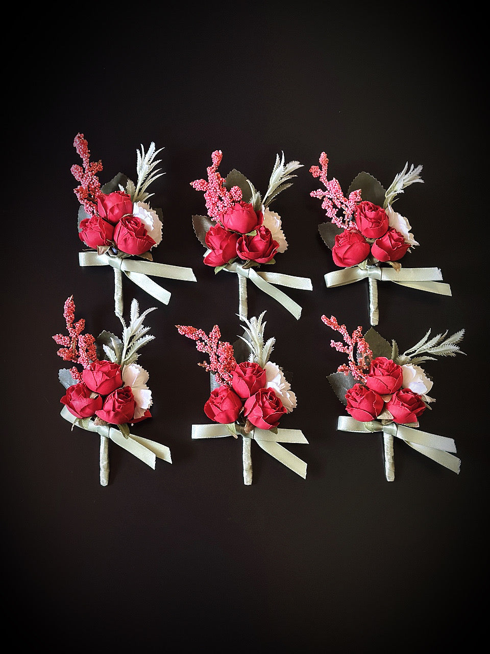 Wedding Boutonniere Set - 6 PCS - Red Green White