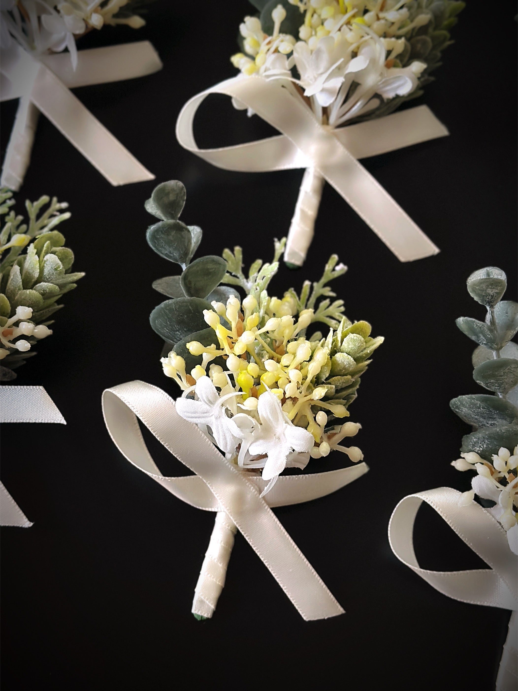 Wedding Boutonniere Set - 6 PCS - Yellow White