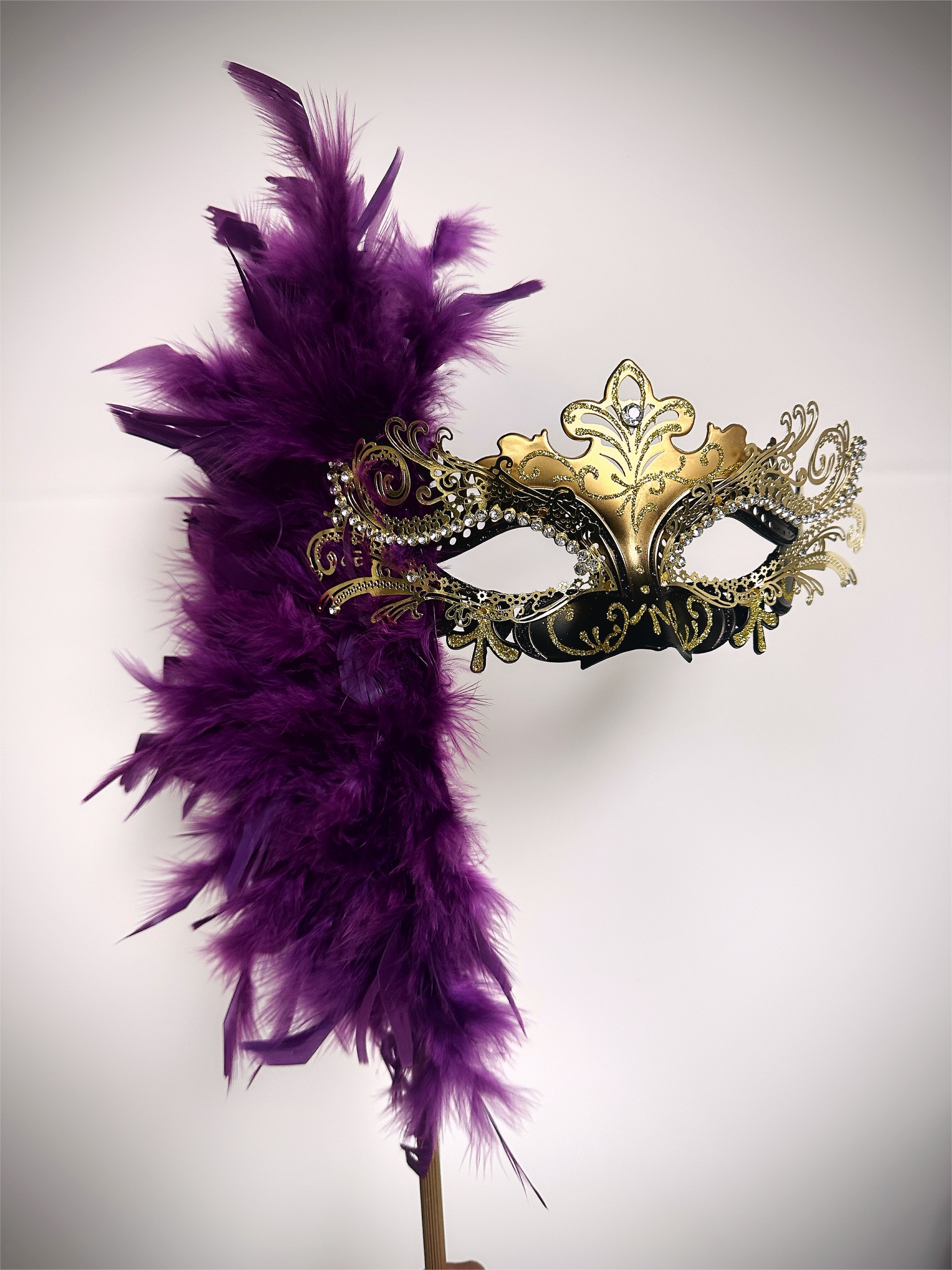 Duca Handheld Stick Feather Mask - Gold/Black