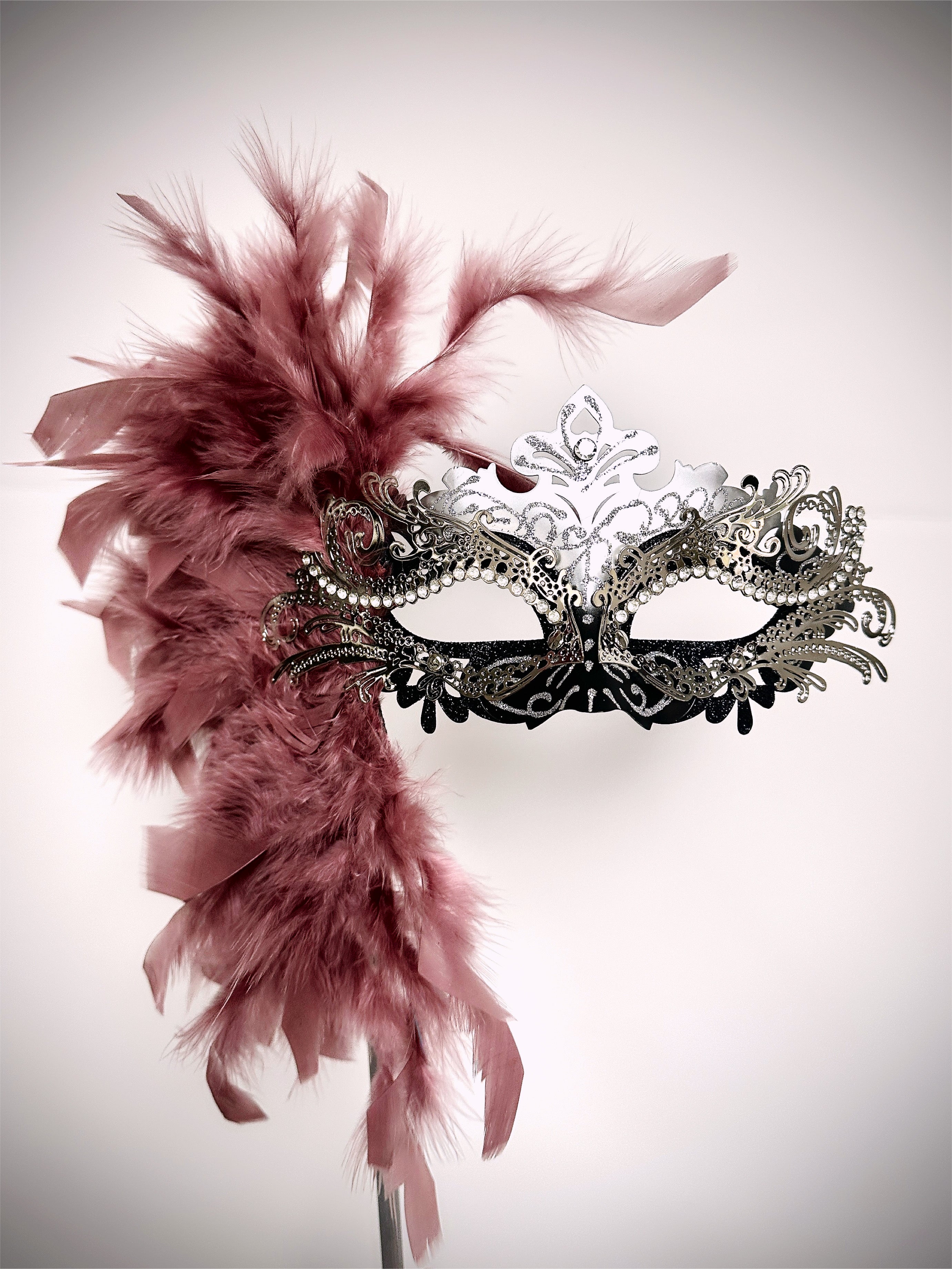Duca Handheld Stick Feather Mask - Silver/Black