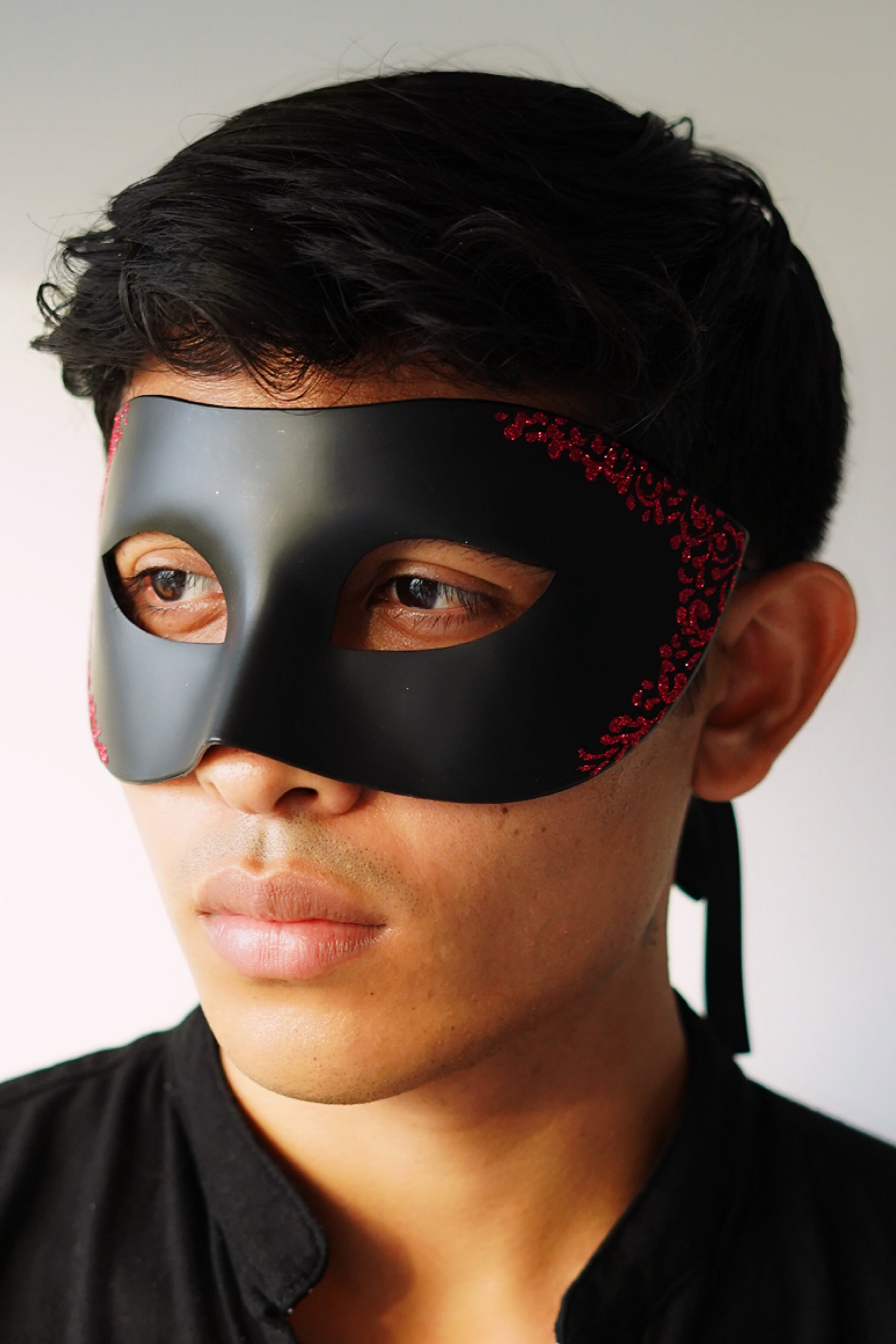 Red Filigree Mask - Black