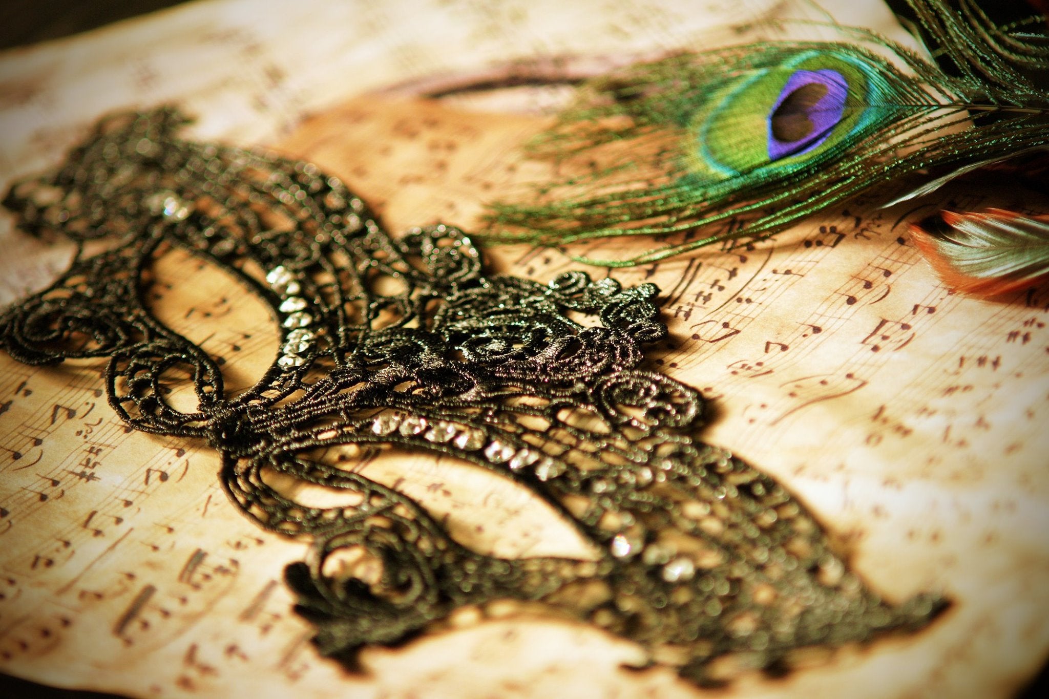 Lightweight black lace eye mask for women with romantic details, perfect for masquerade ball or prom look