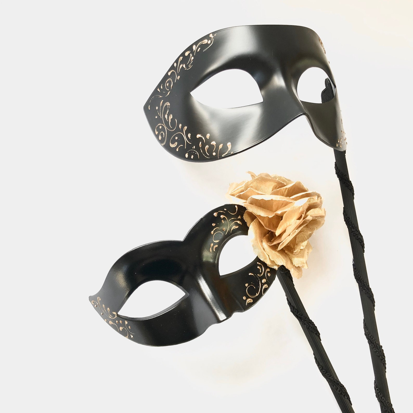 Gilded Rose - Couples Handheld Mask Set