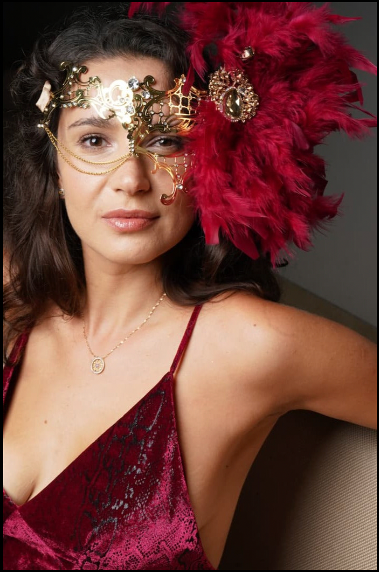 Chained Phantom Mask - Wine Red Feathers