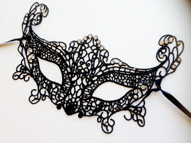 Elegant black lace masquerade mask with rhinestones, women’s lace party eye mask for weddings, Halloween, prom, and masquerade balls.