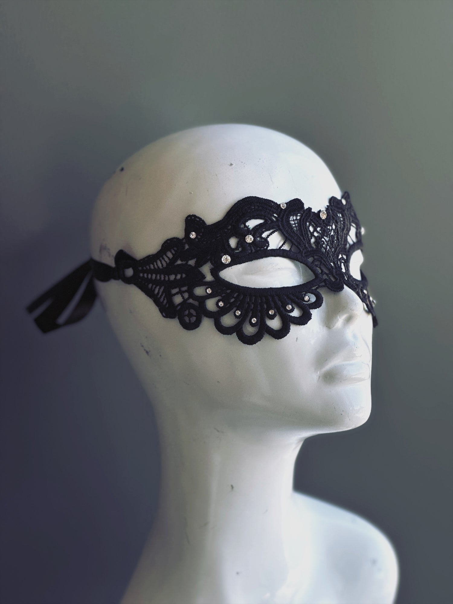 Mystic Lace Mask - Black