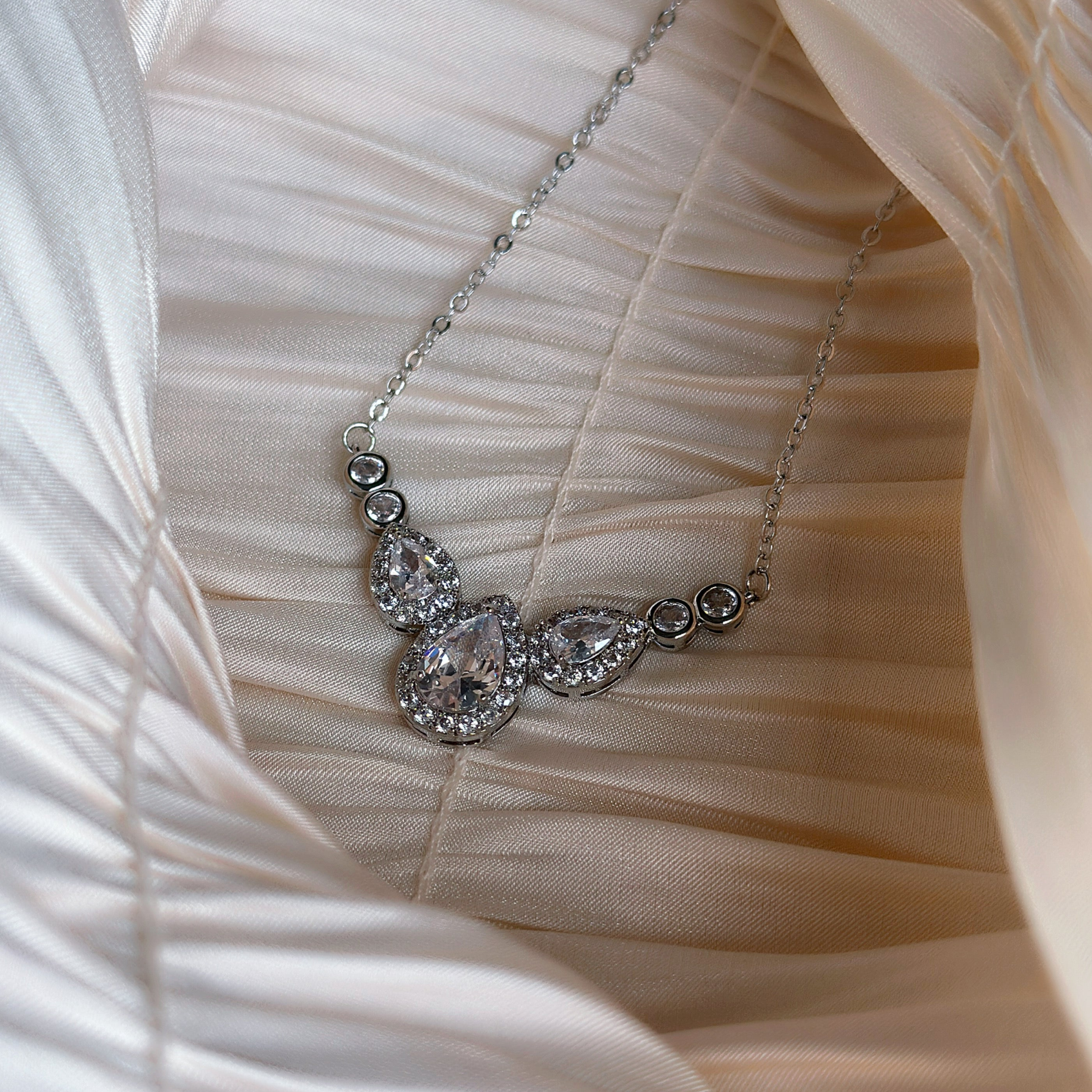 ELYSIAN - NECKLACE (SILVER)