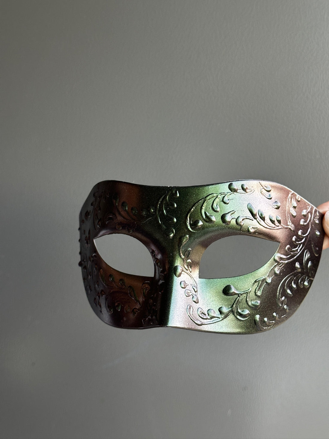 Duskhue – Men’s Mask (Green Bronze)
