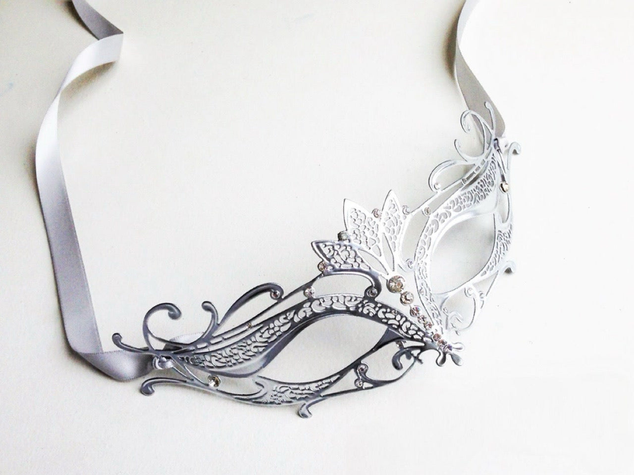 Elegant Rhinestone Mask - Silver